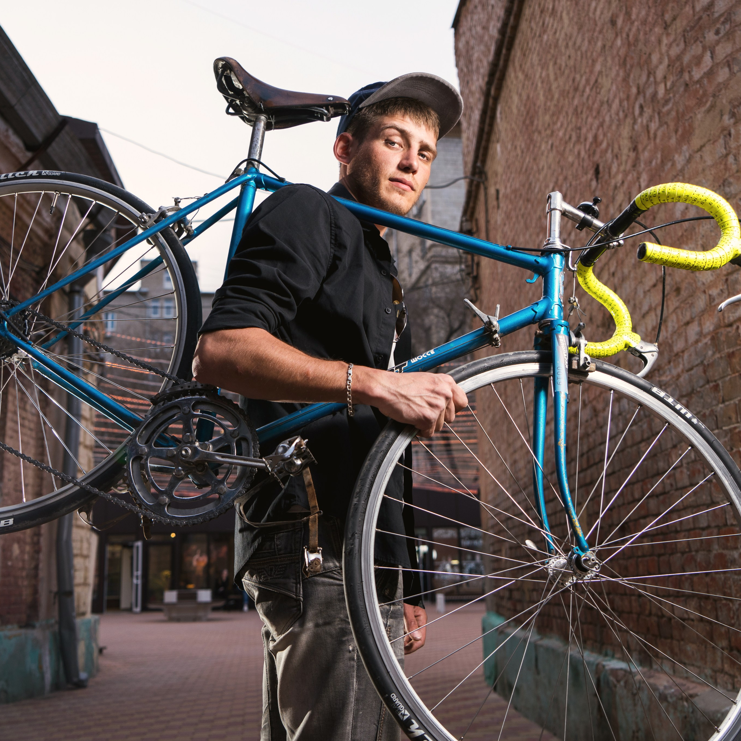 Алексей со своим ретро-велосипедом