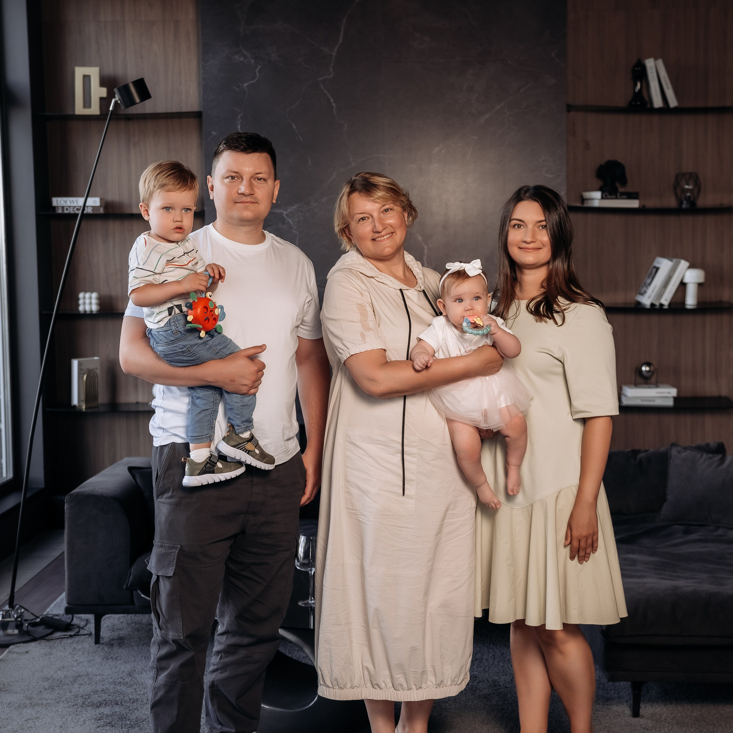 Большая семья Елены