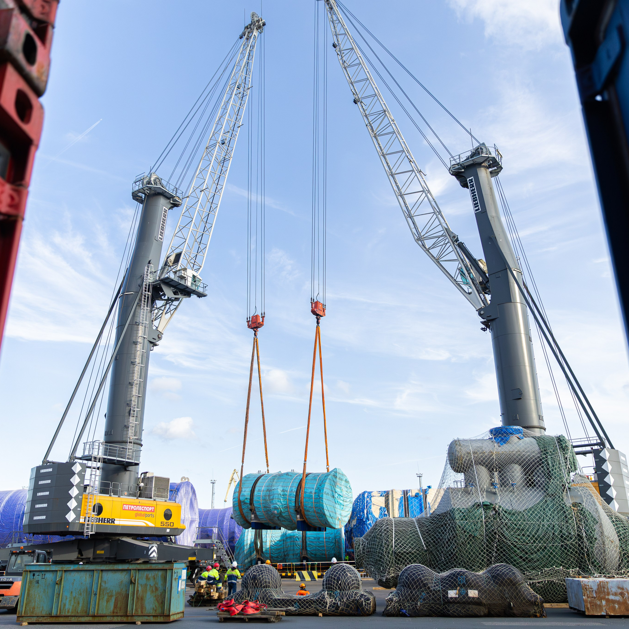 разгрузка в&nbsp;порту