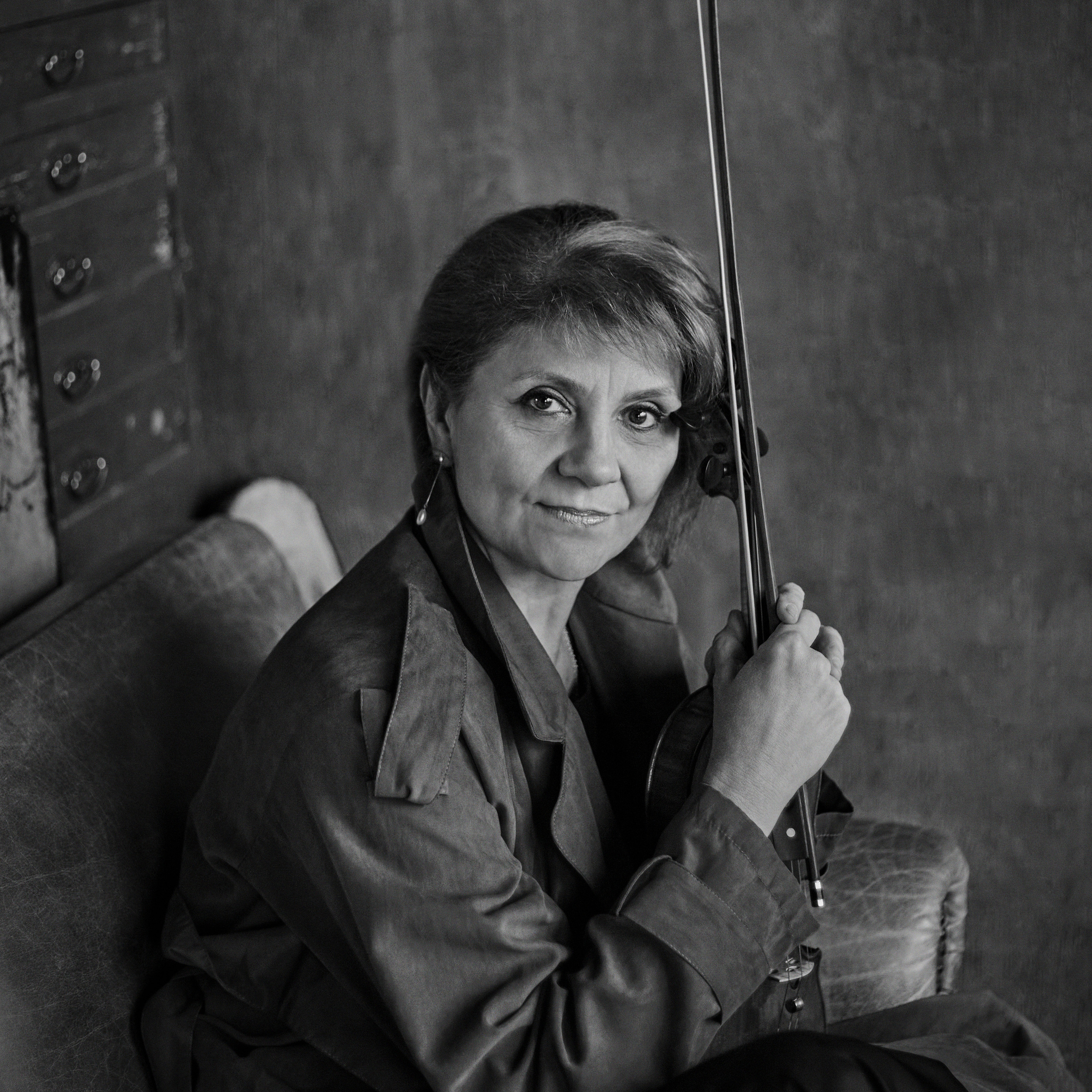 Со скрипкой