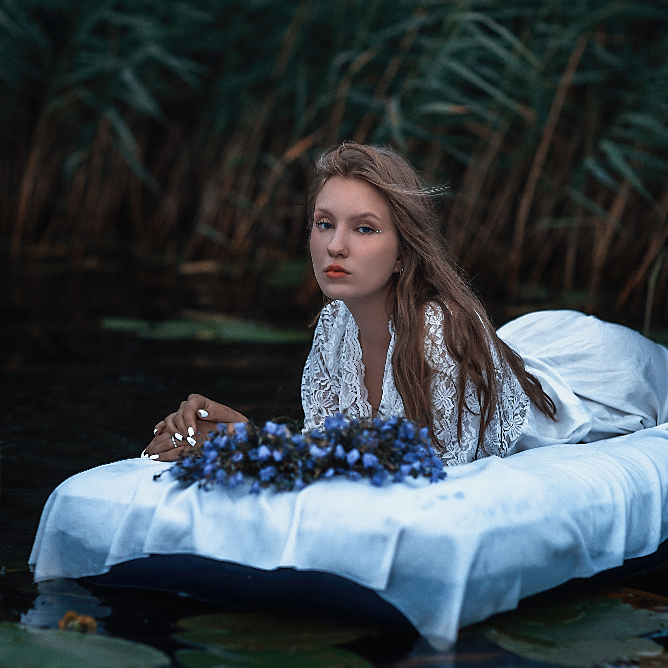 Рассвет. Озеро. Анастасия