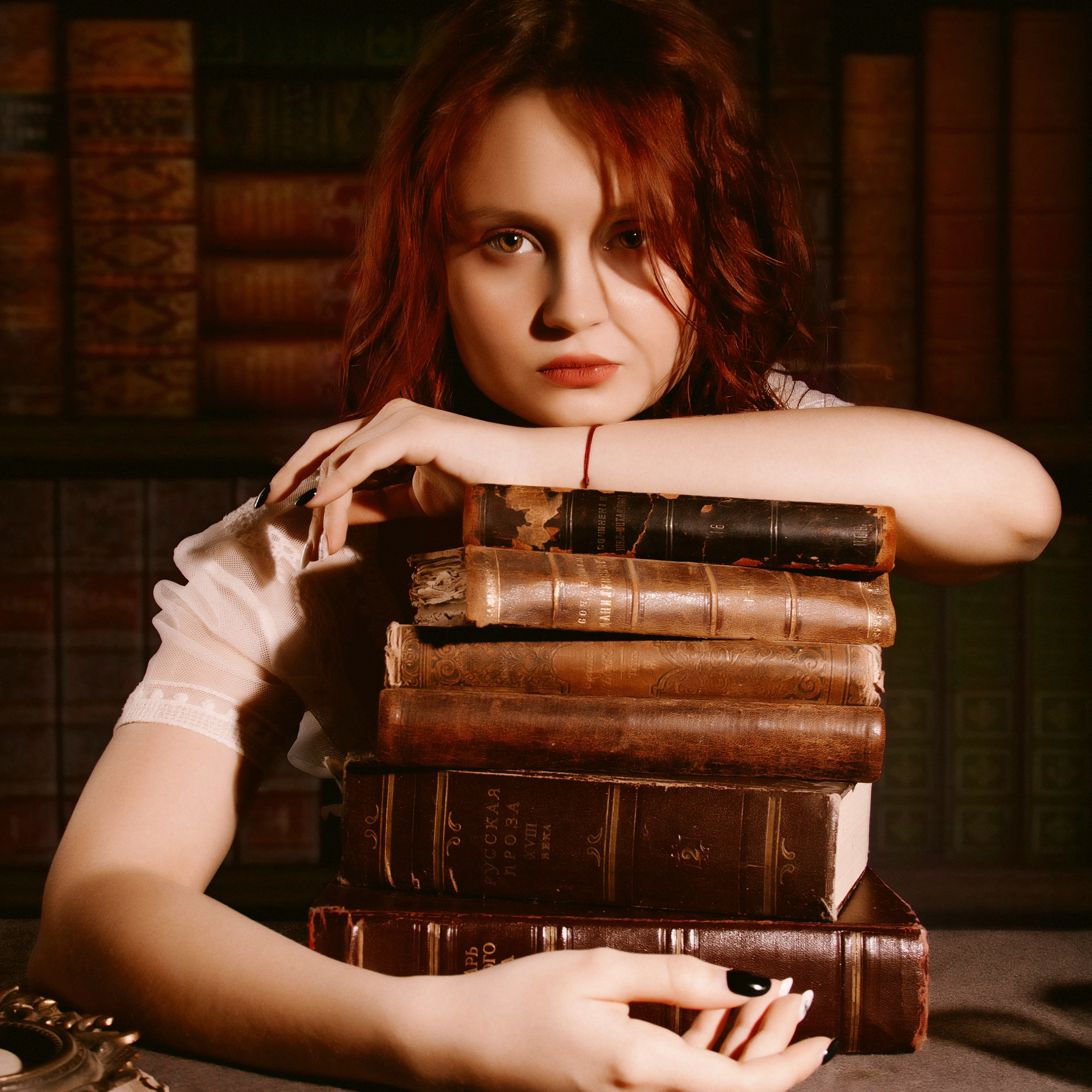 Девочка с книжками