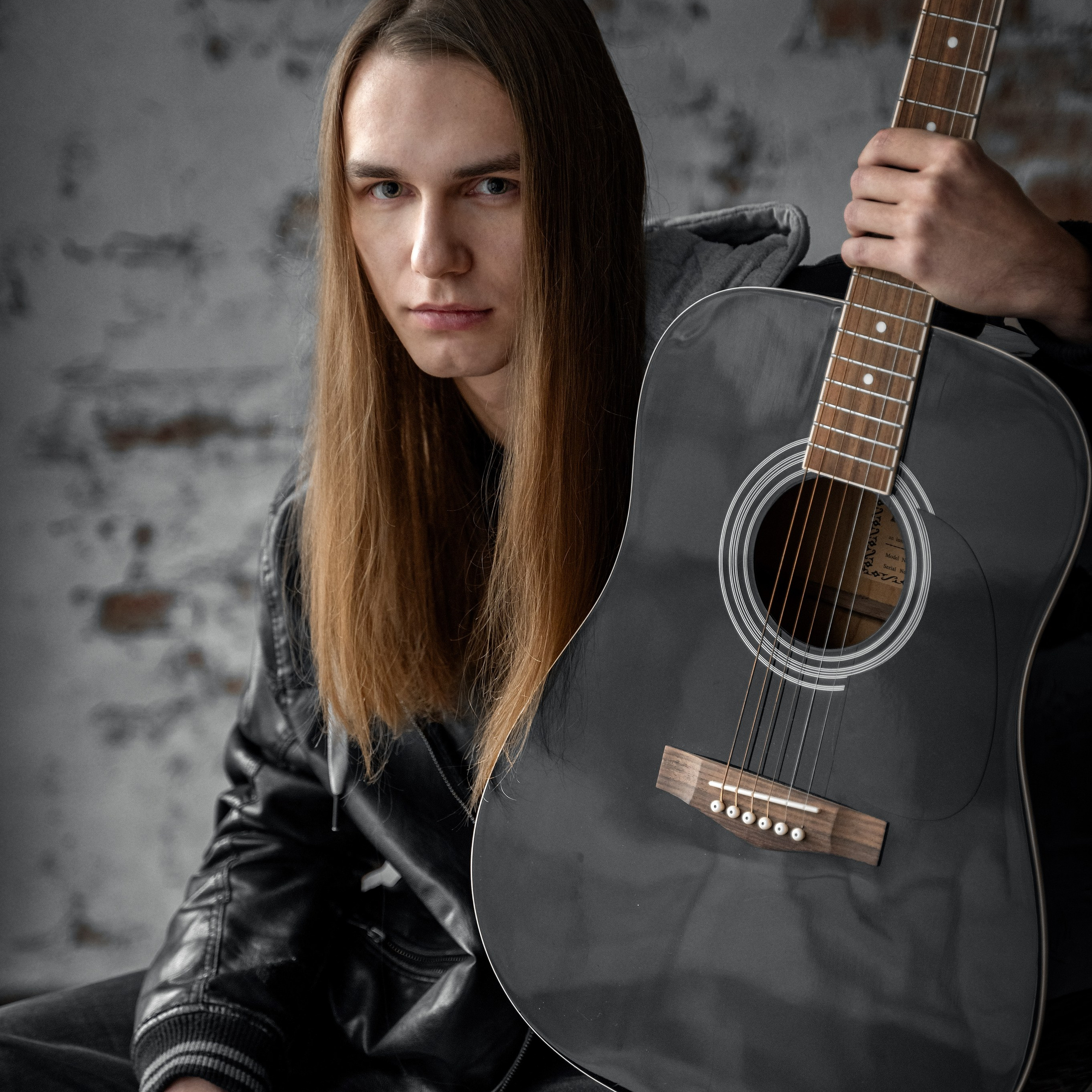 Мужская фотосессия в стиле рок-музыканта