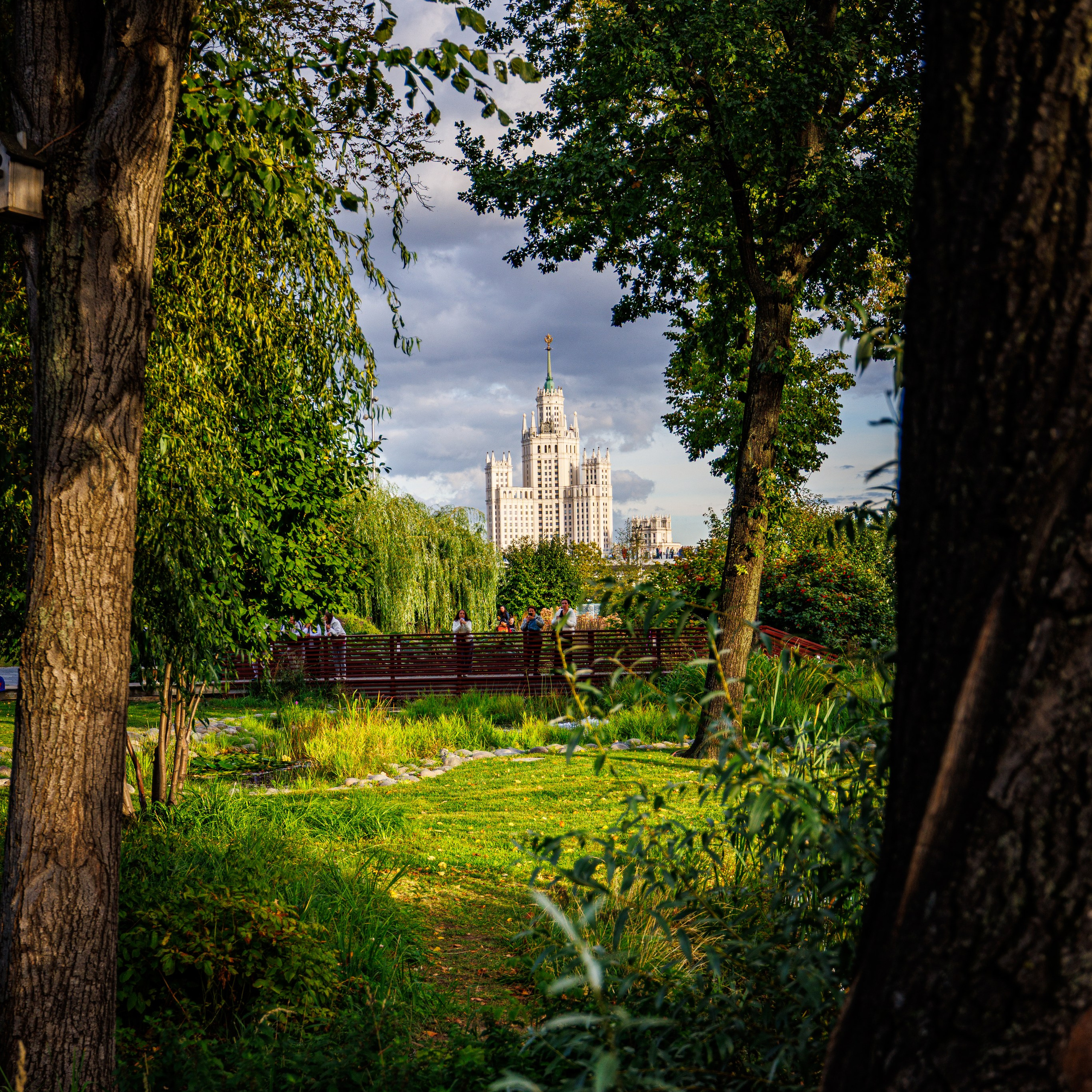 Высотка на Котельнической набережной.