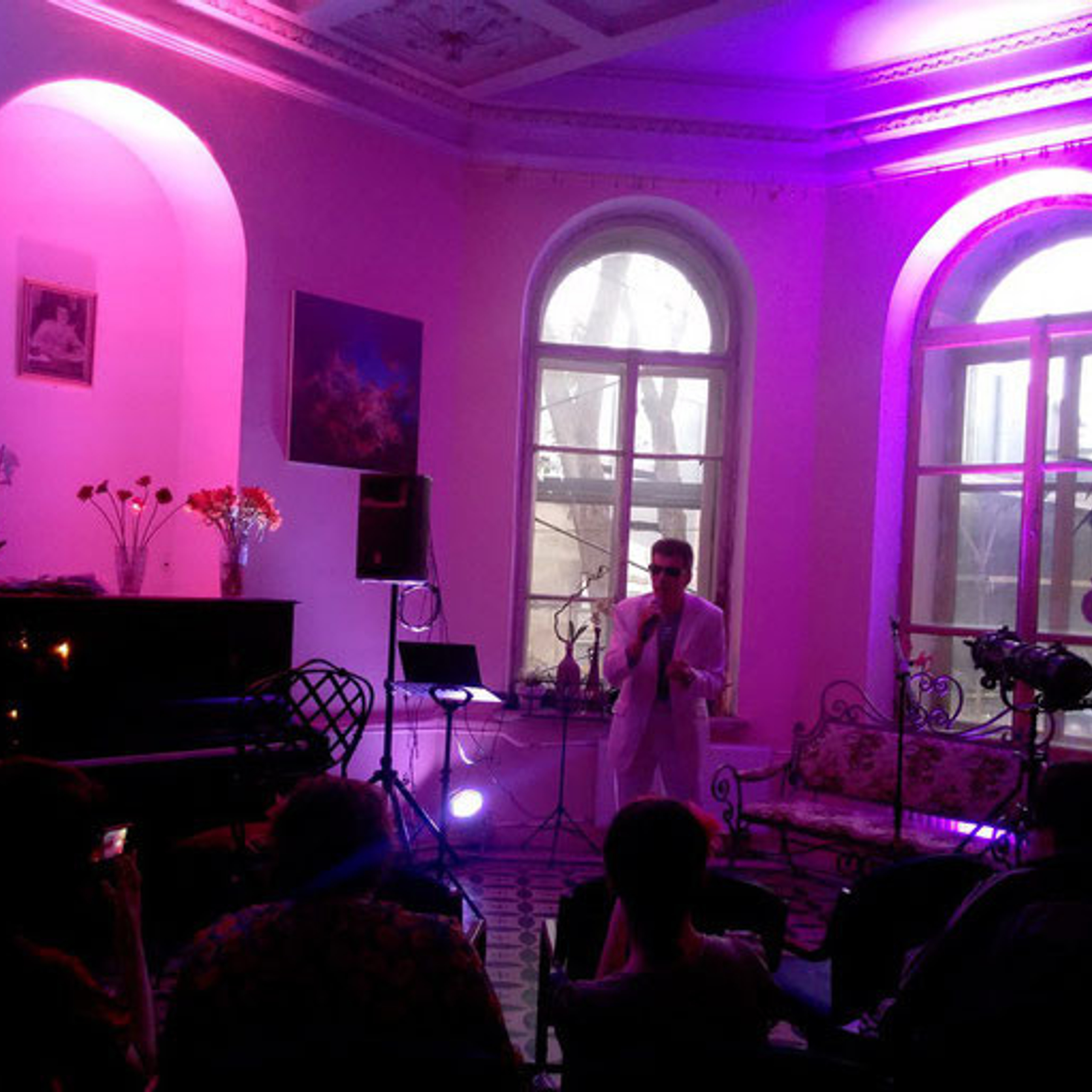 Денис Стрельцов — автор-исполнитель