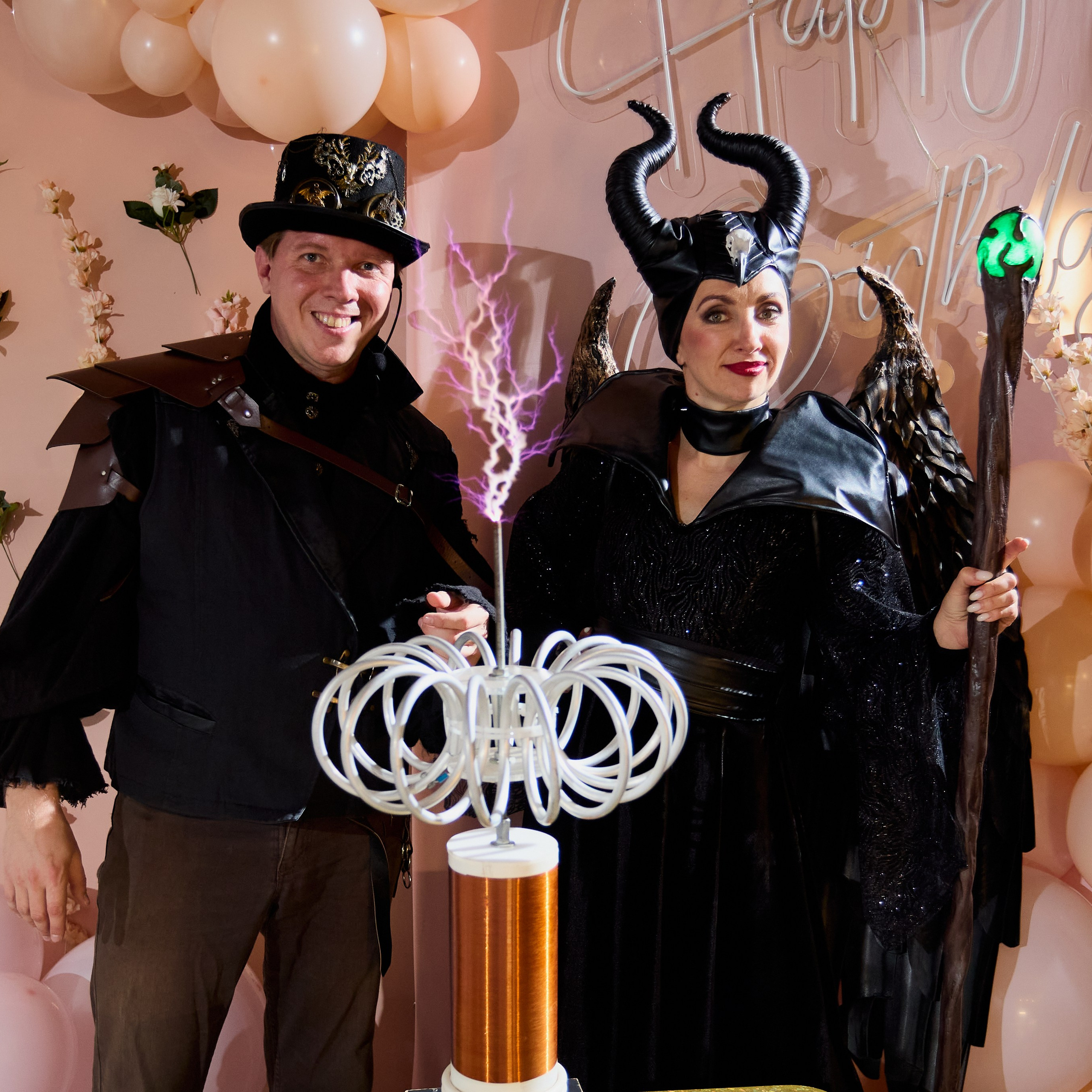 Малифисента и Тесла шоу