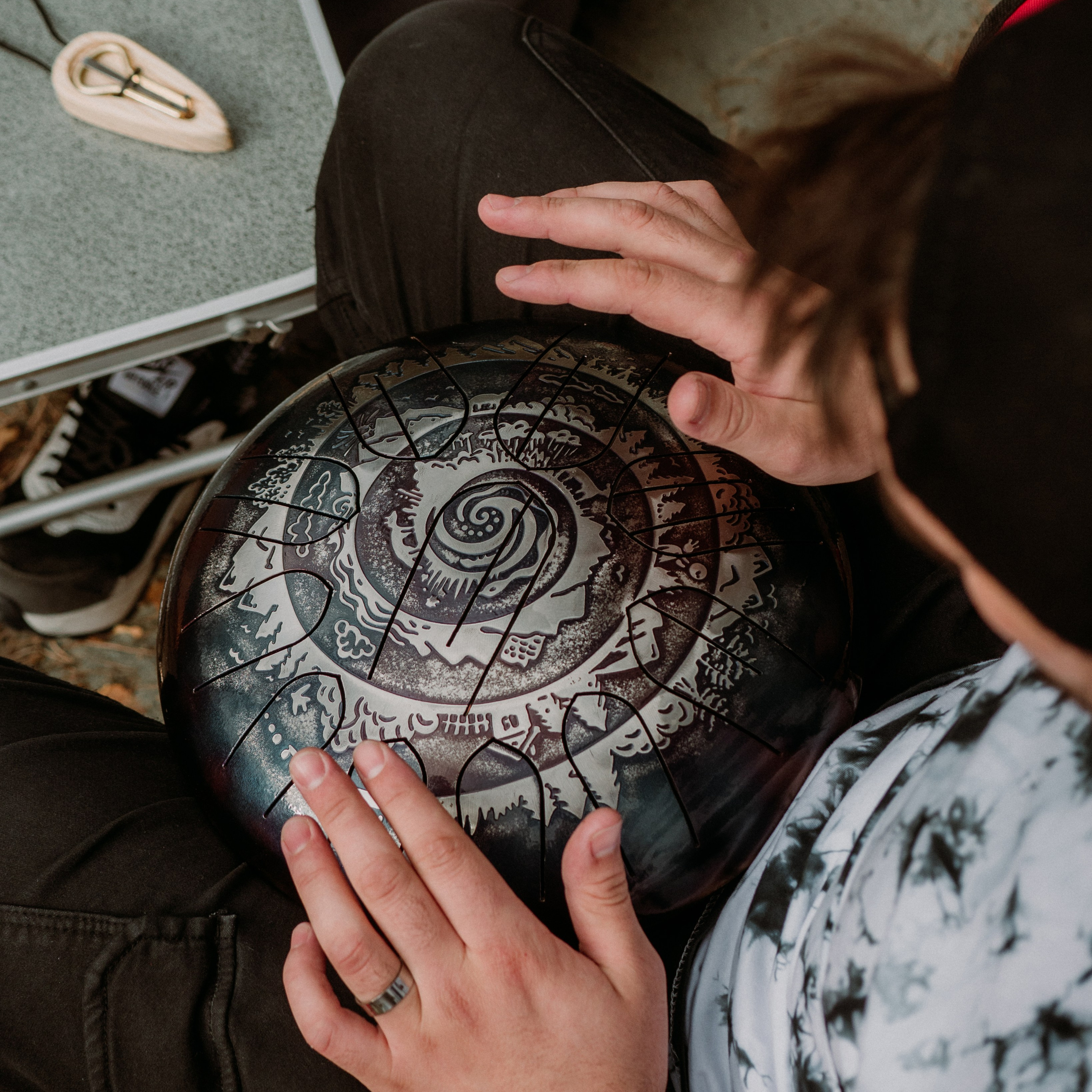 Реклама музыкального инструмента Ханг в Республике Алтай для ULALABRAND