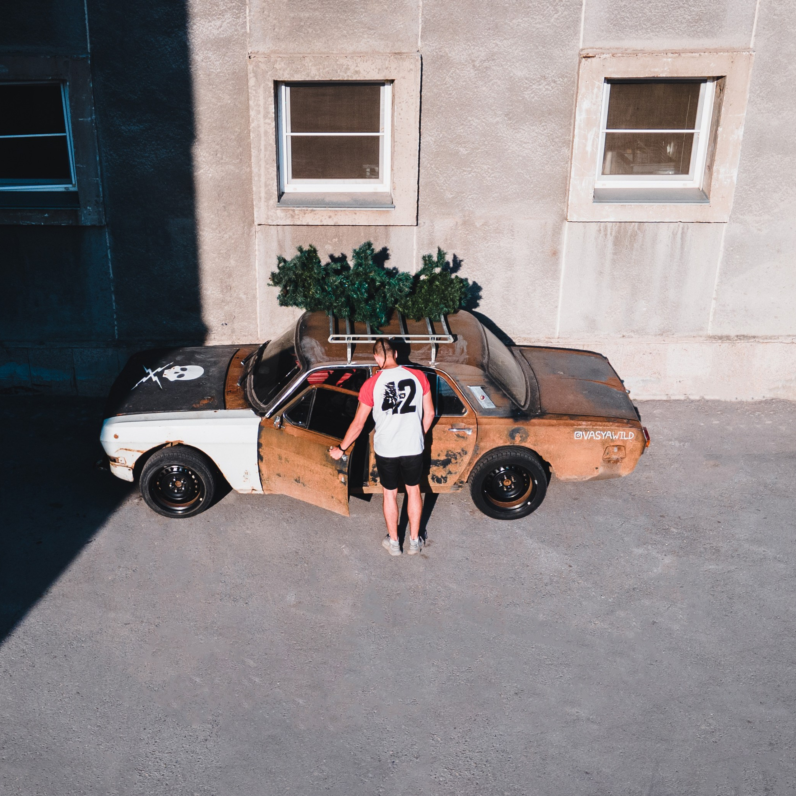 Фотосессия Волга 1974 V8 × Новосибирск