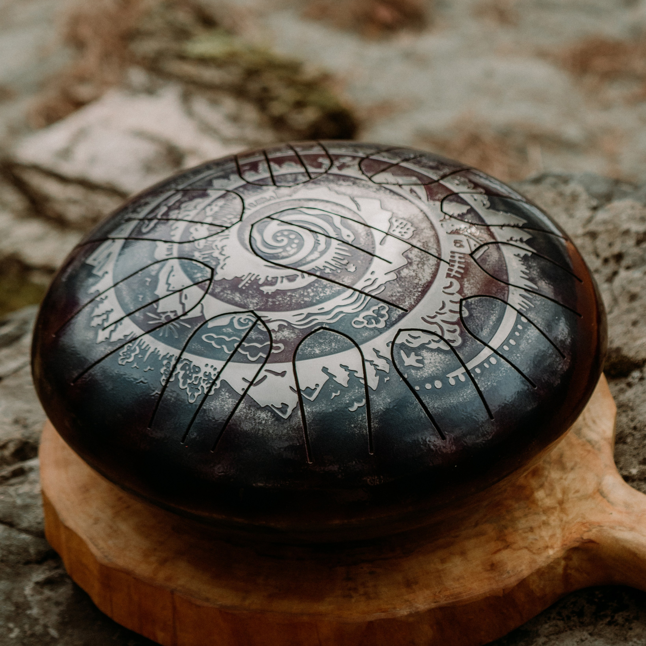 Реклама музыкального инструмента глюкофона на природе в Республике Алтай для Altay Store