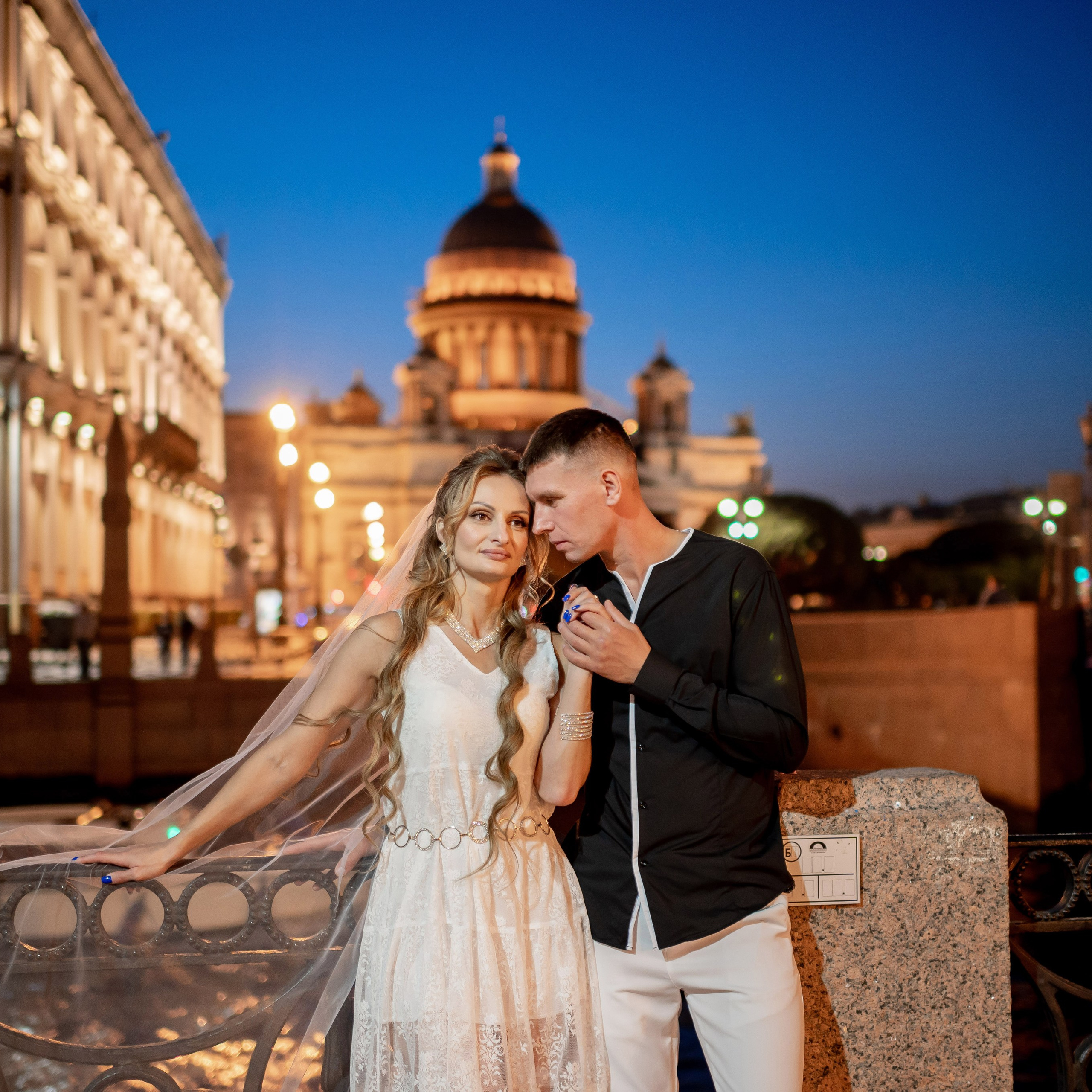 Екатерина и Андрей (свадебная фотосессия в вечернем Петербурге)