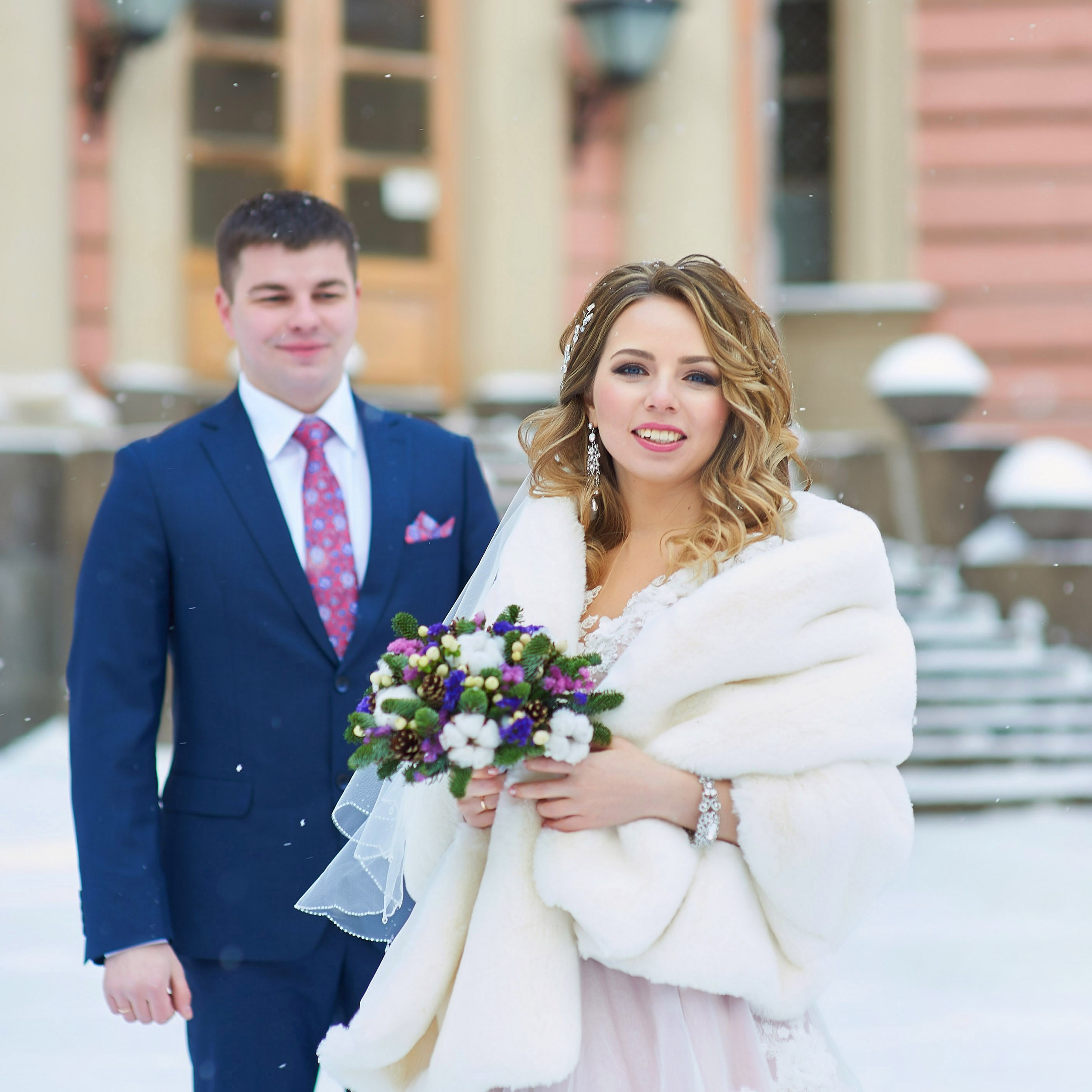 Елена и Иван (зимняя свадебная прогулка у Михайловского замка и фотосессия в Эрмитаже)