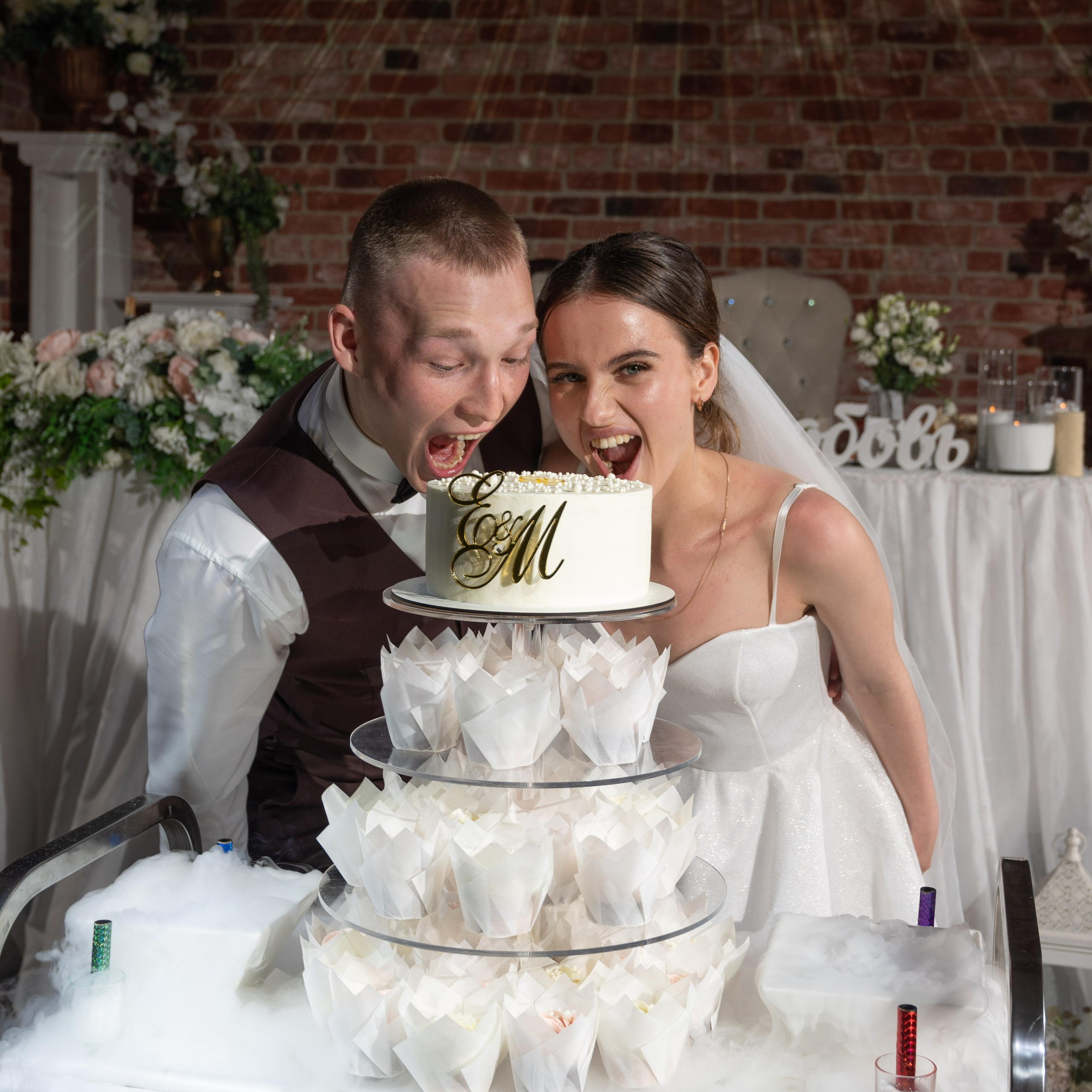 Елизавета и Максим (фотосессия у Дворца Штиглица, набережная Мойки и у Законодательного собрания)