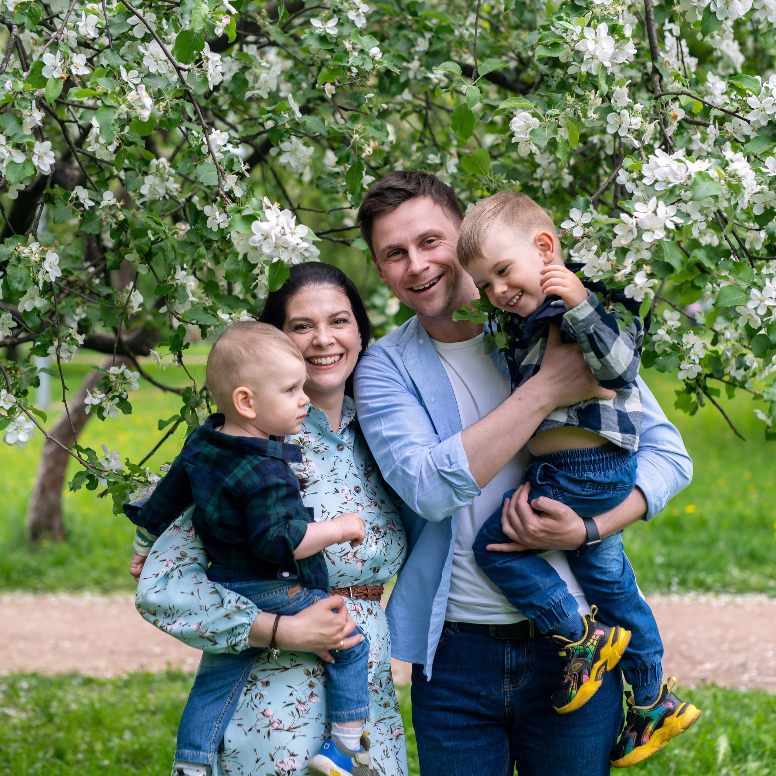 Наташа и Дима (фотосессия в цветущих садах)