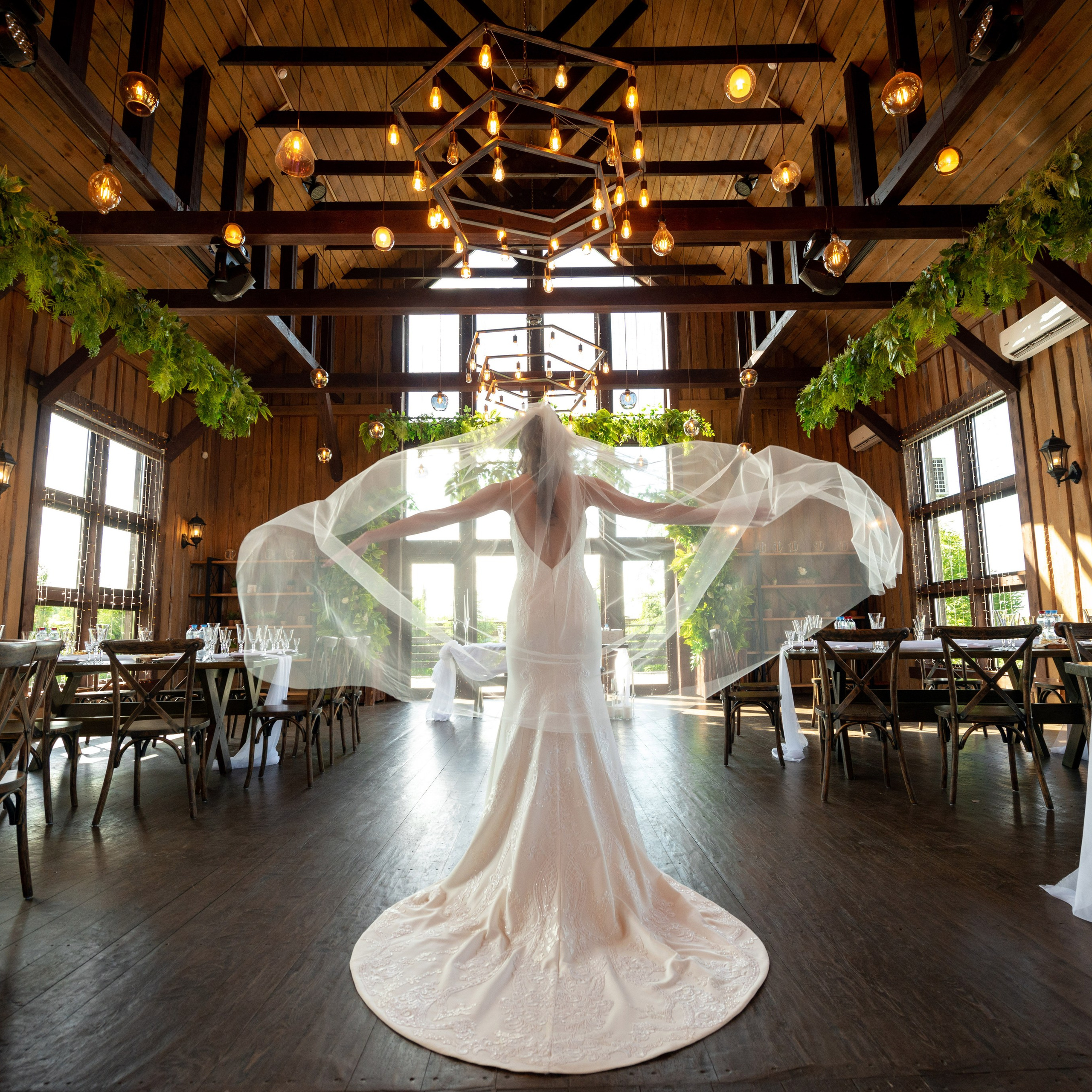 Анастасия и Иван (фотосессия в банкетном зале Амбар № 1, холм Троицкая Гора)