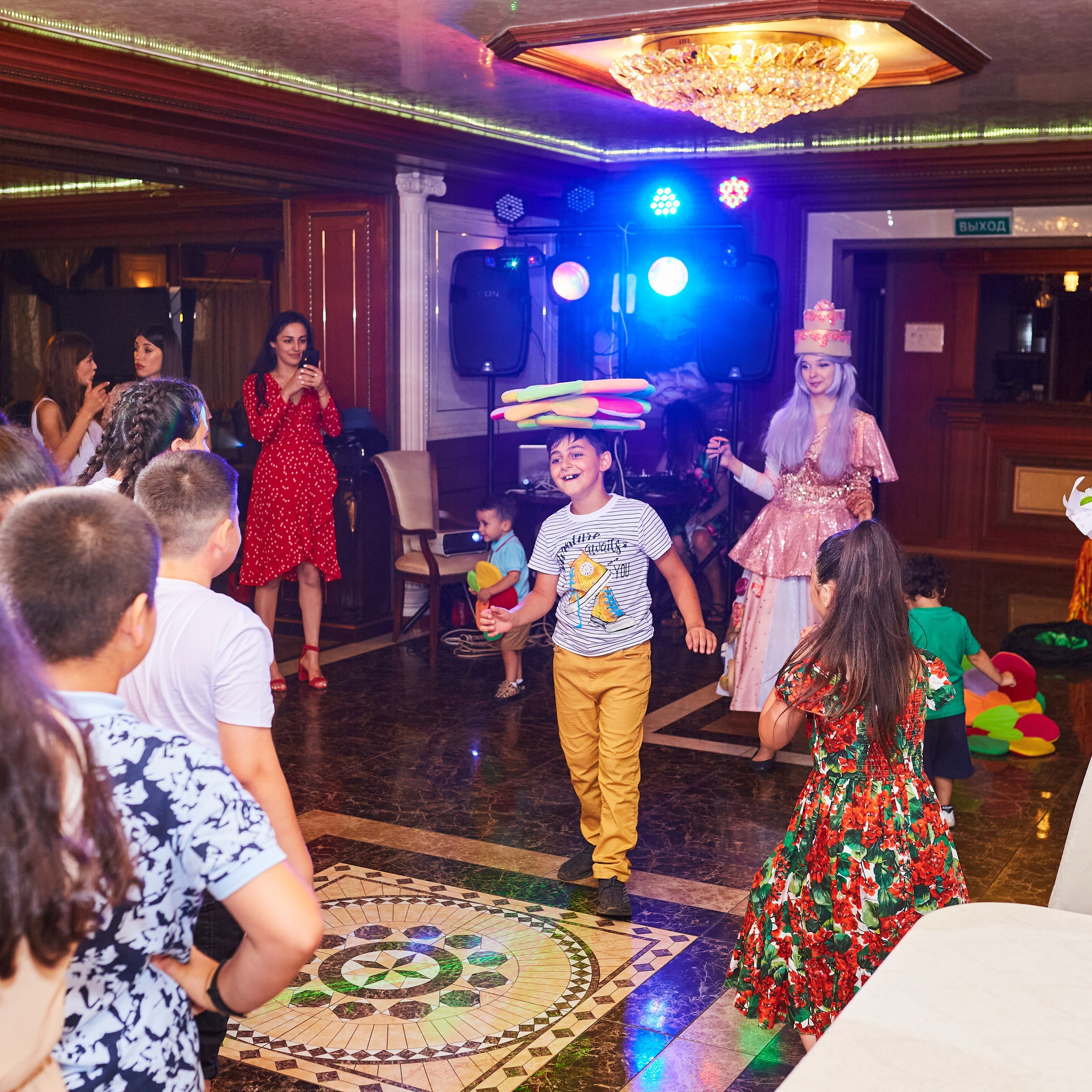 Детский День рождения с салютом, фокусником и тиктокерами, конечно же