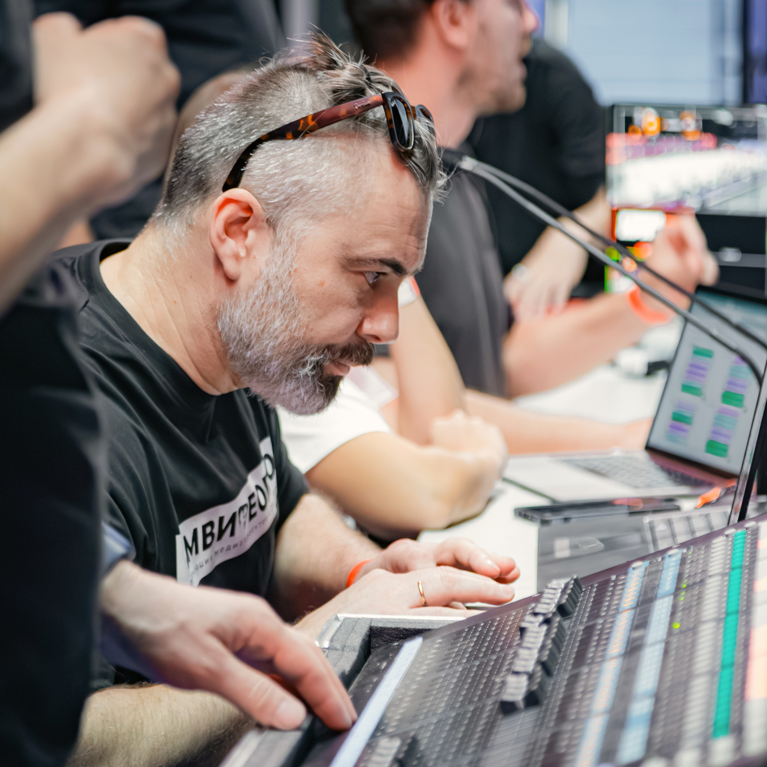 Съемочная группа OMVIDEOPRO. Фотограф в Москве Иоанн Соломон