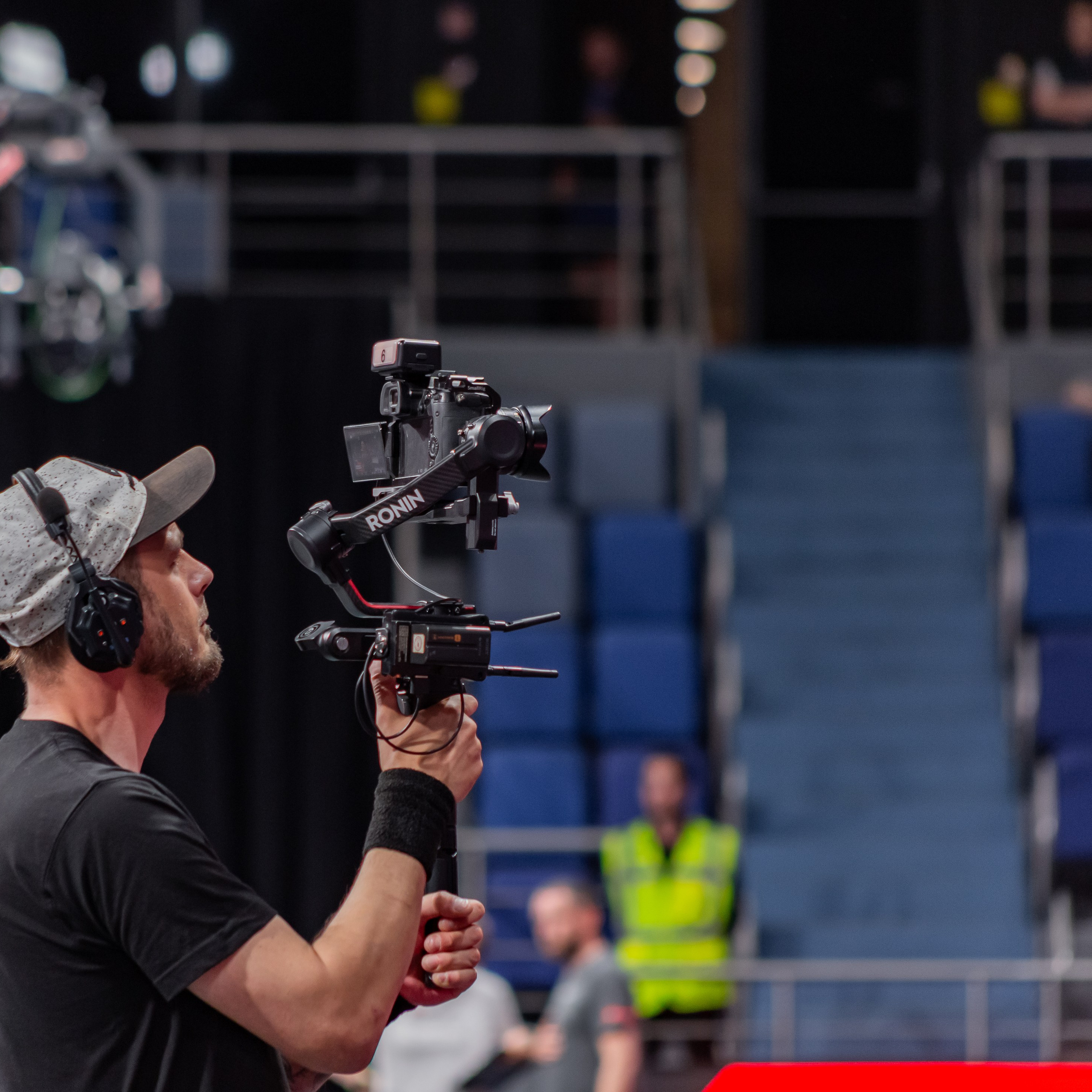 Съемочная группа OMVIDEOPRO. Фотограф в Москве Иоанн Соломон