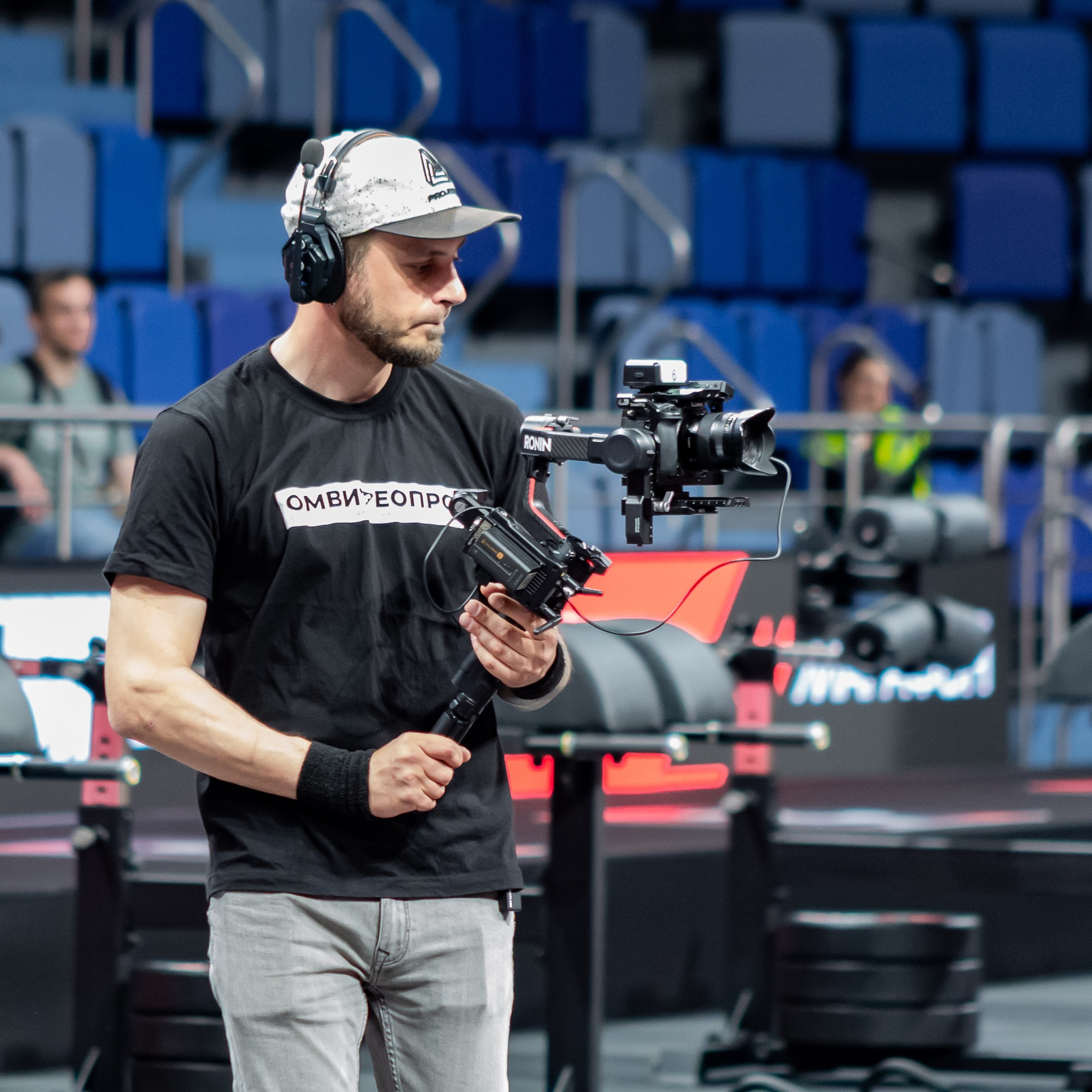 Съемочная группа OMVIDEOPRO. Фотограф в Москве Иоанн Соломон