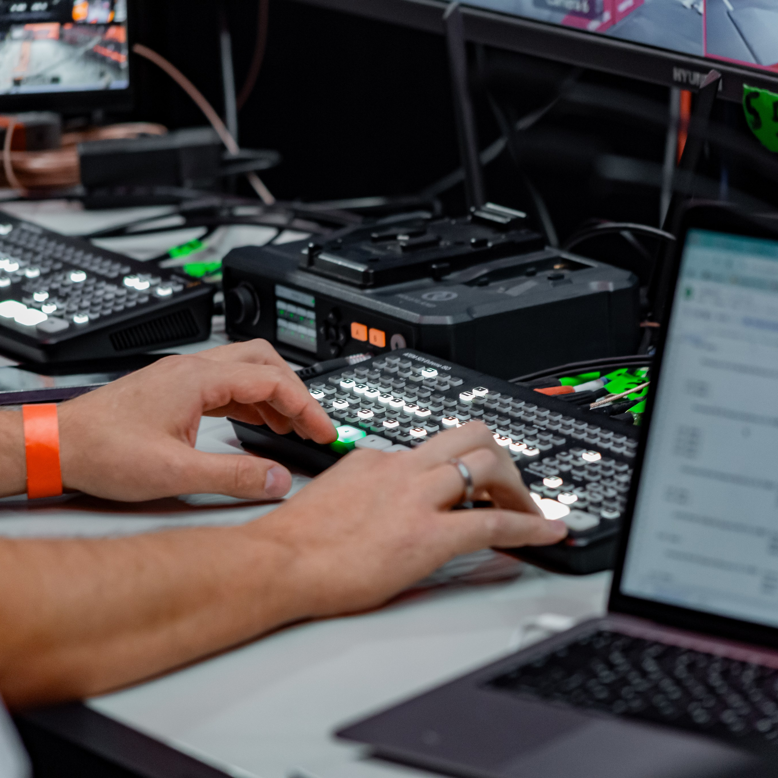 Съемочная группа OMVIDEOPRO. Фотограф в Москве Иоанн Соломон