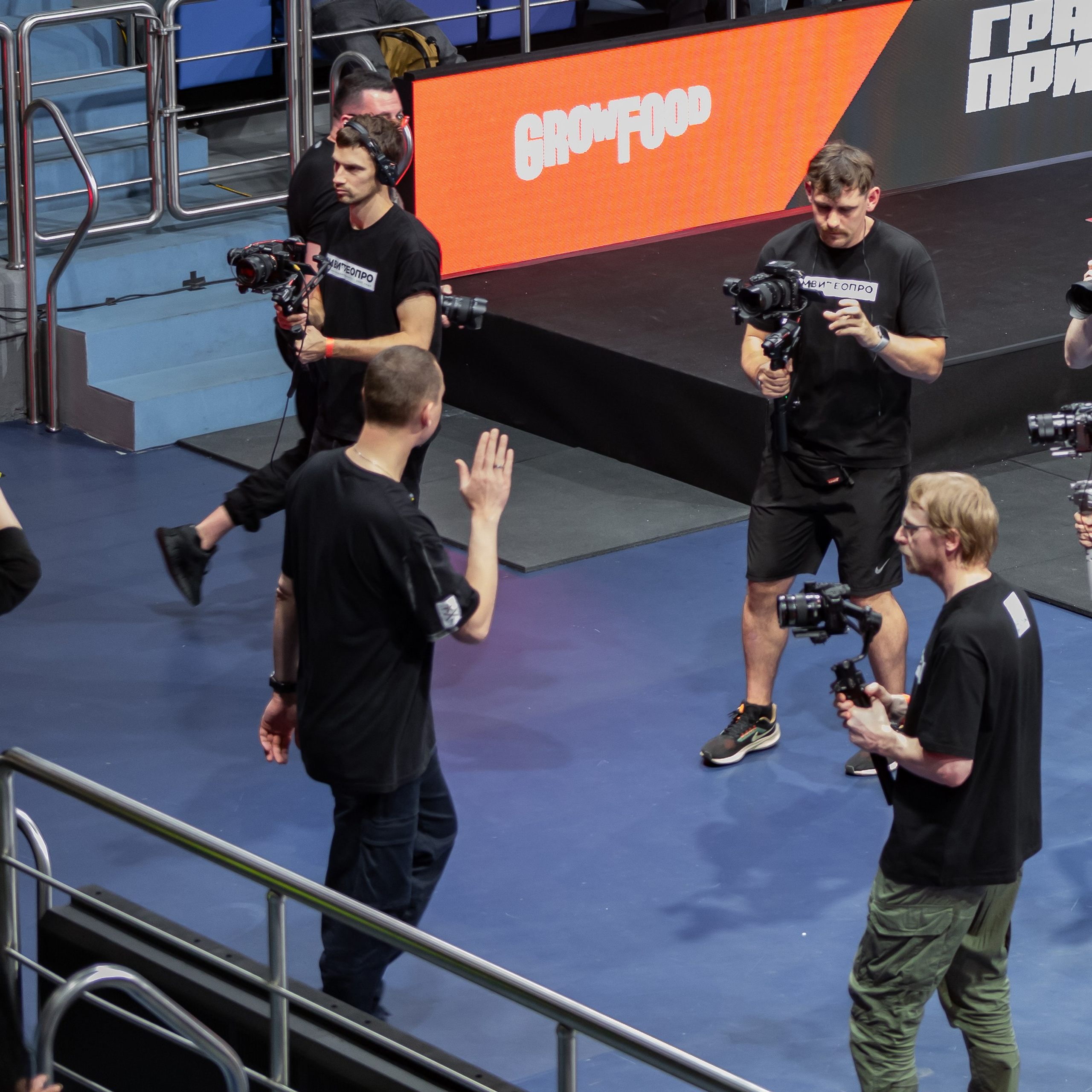 Съемочная группа OMVIDEOPRO. Фотограф в Москве Иоанн Соломон