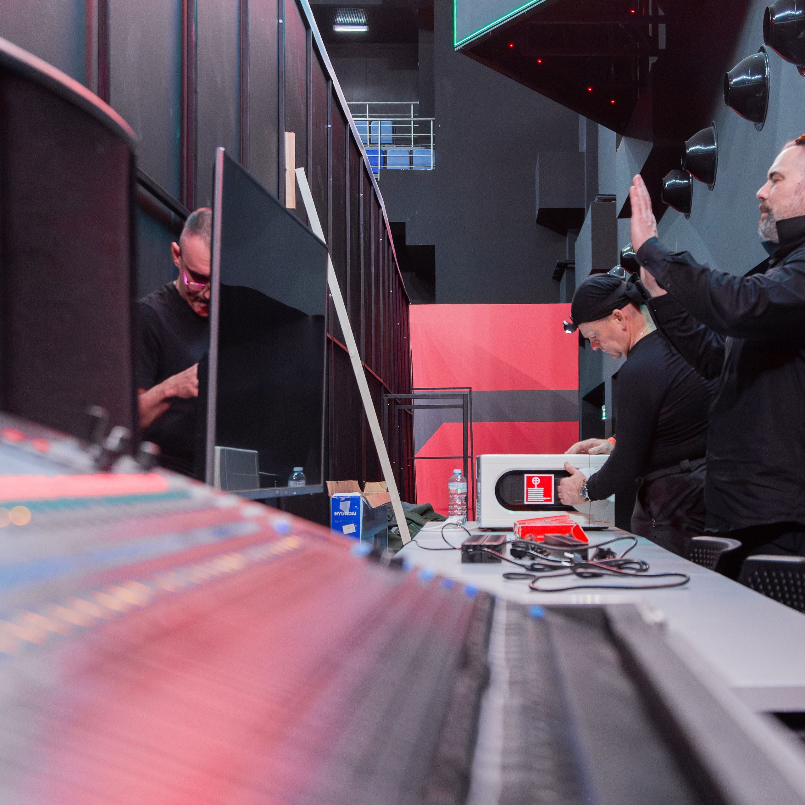 Съемочная группа OMVIDEOPRO. Фотограф в Москве Иоанн Соломон