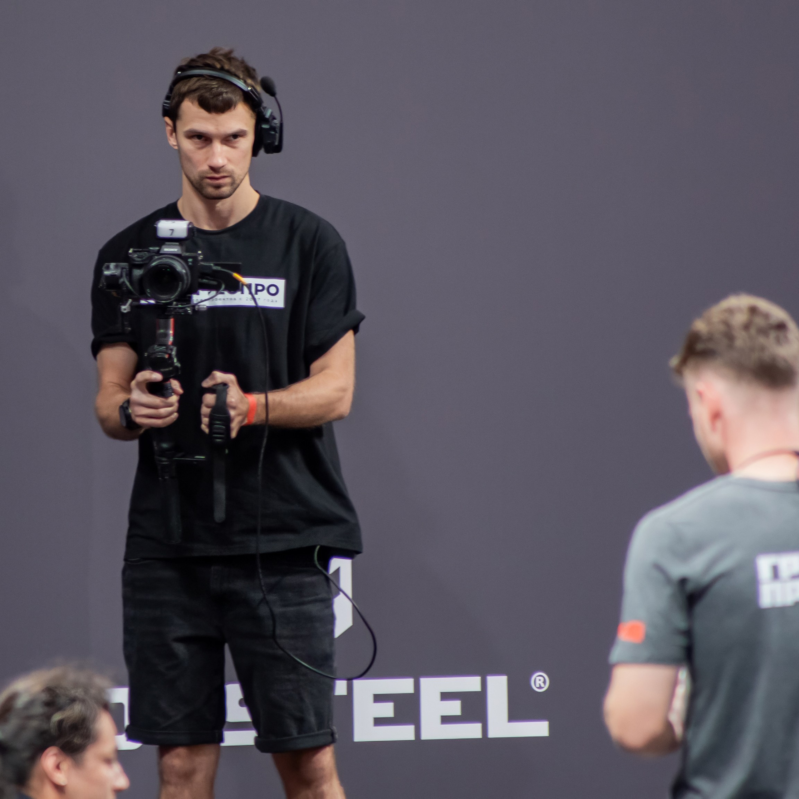 Съемочная группа OMVIDEOPRO. Фотограф в Москве Иоанн Соломон