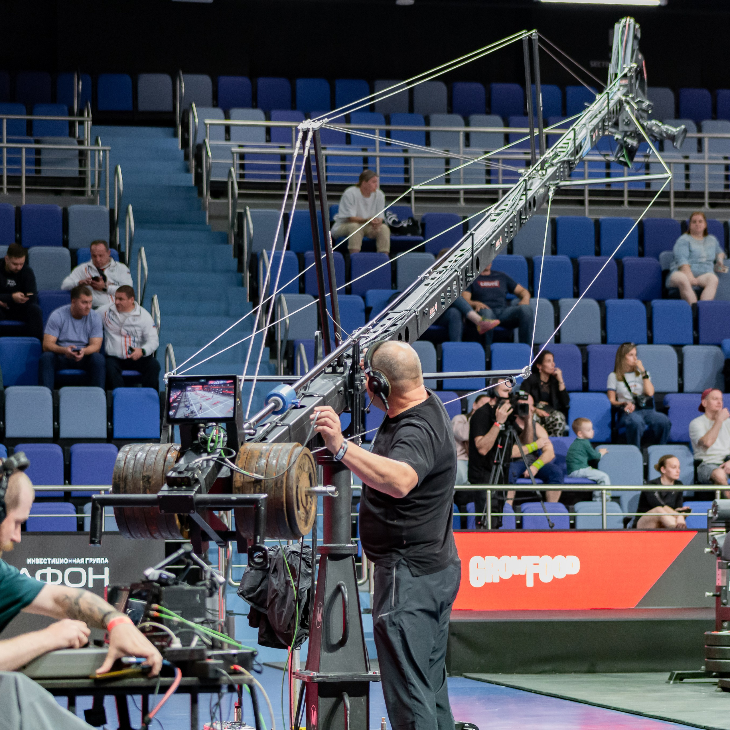 Съемочная группа OMVIDEOPRO. Фотограф в Москве Иоанн Соломон