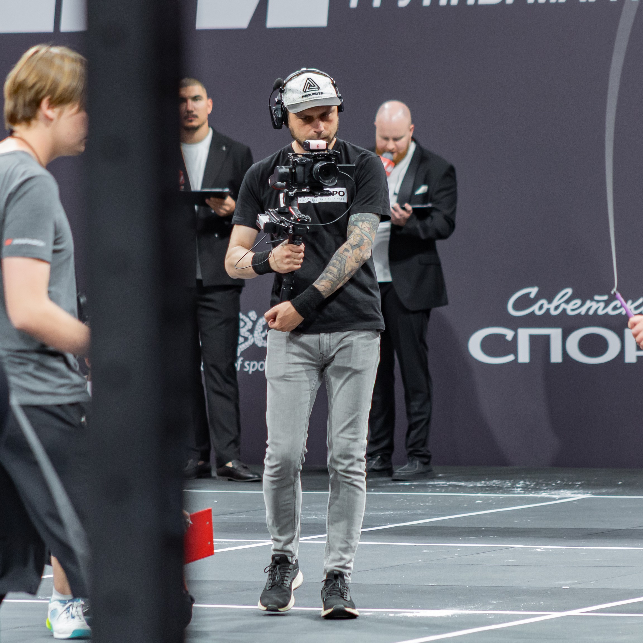 Съемочная группа OMVIDEOPRO. Фотограф в Москве Иоанн Соломон