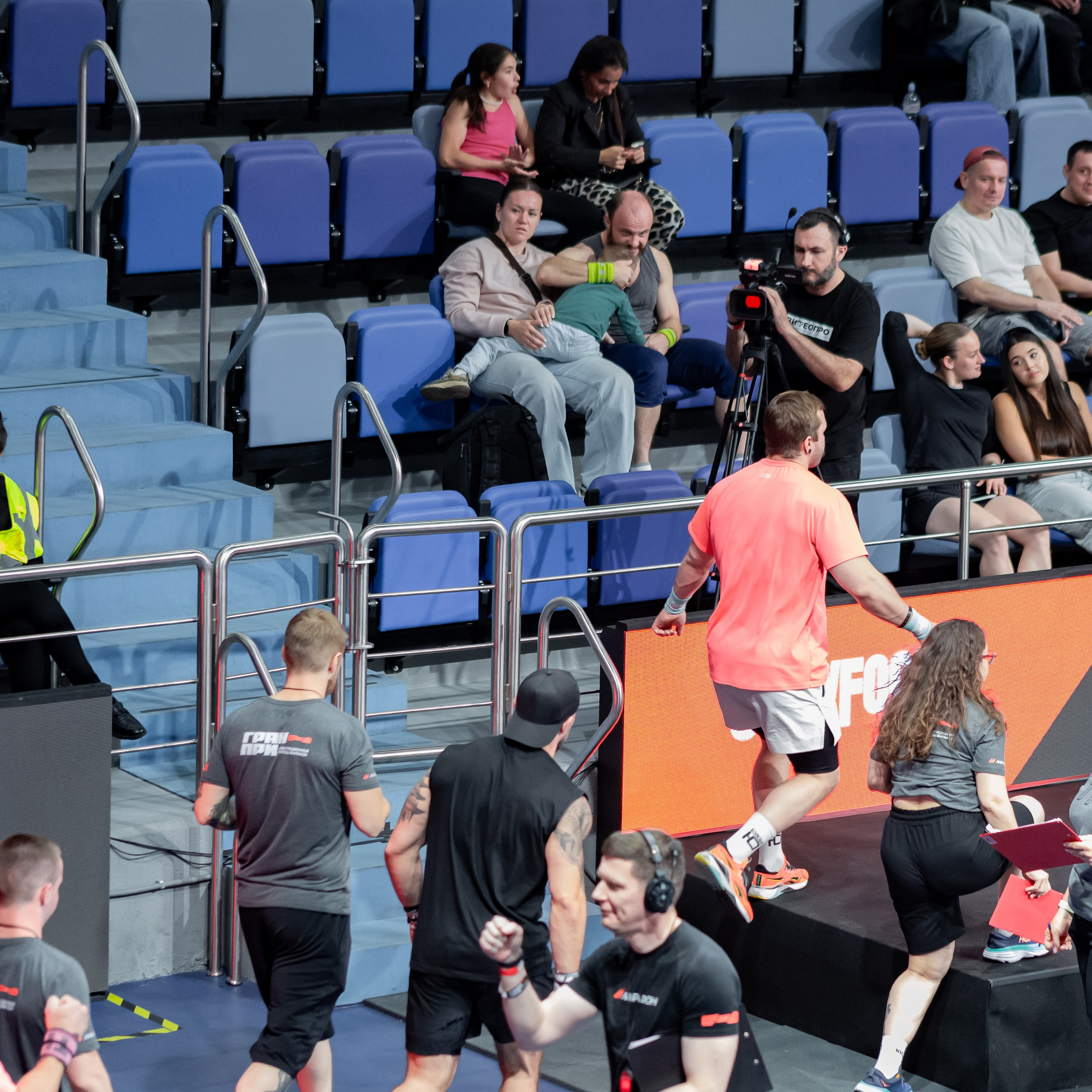 Съемочная группа OMVIDEOPRO. Фотограф в Москве Иоанн Соломон