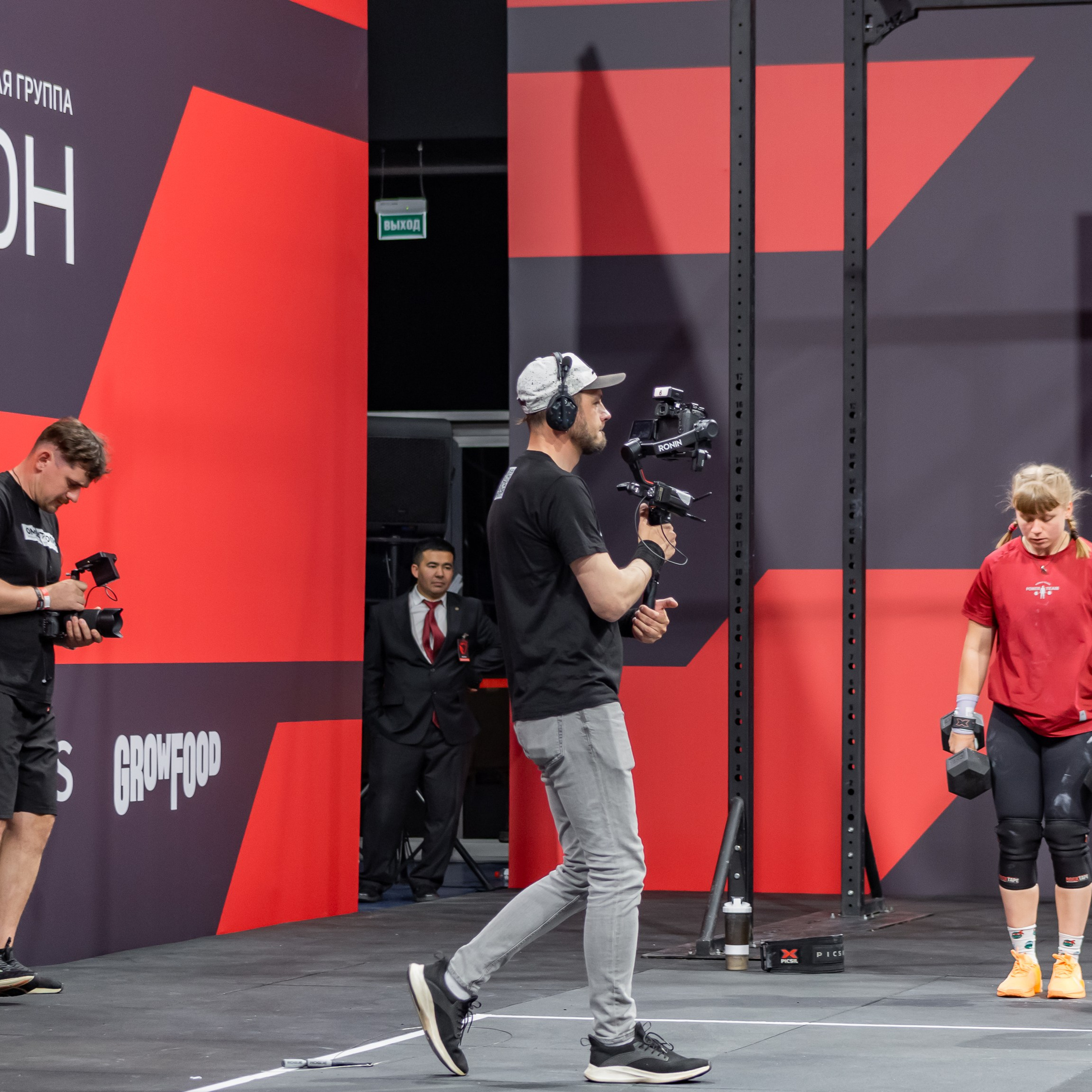 Съемочная группа OMVIDEOPRO. Фотограф в Москве Иоанн Соломон