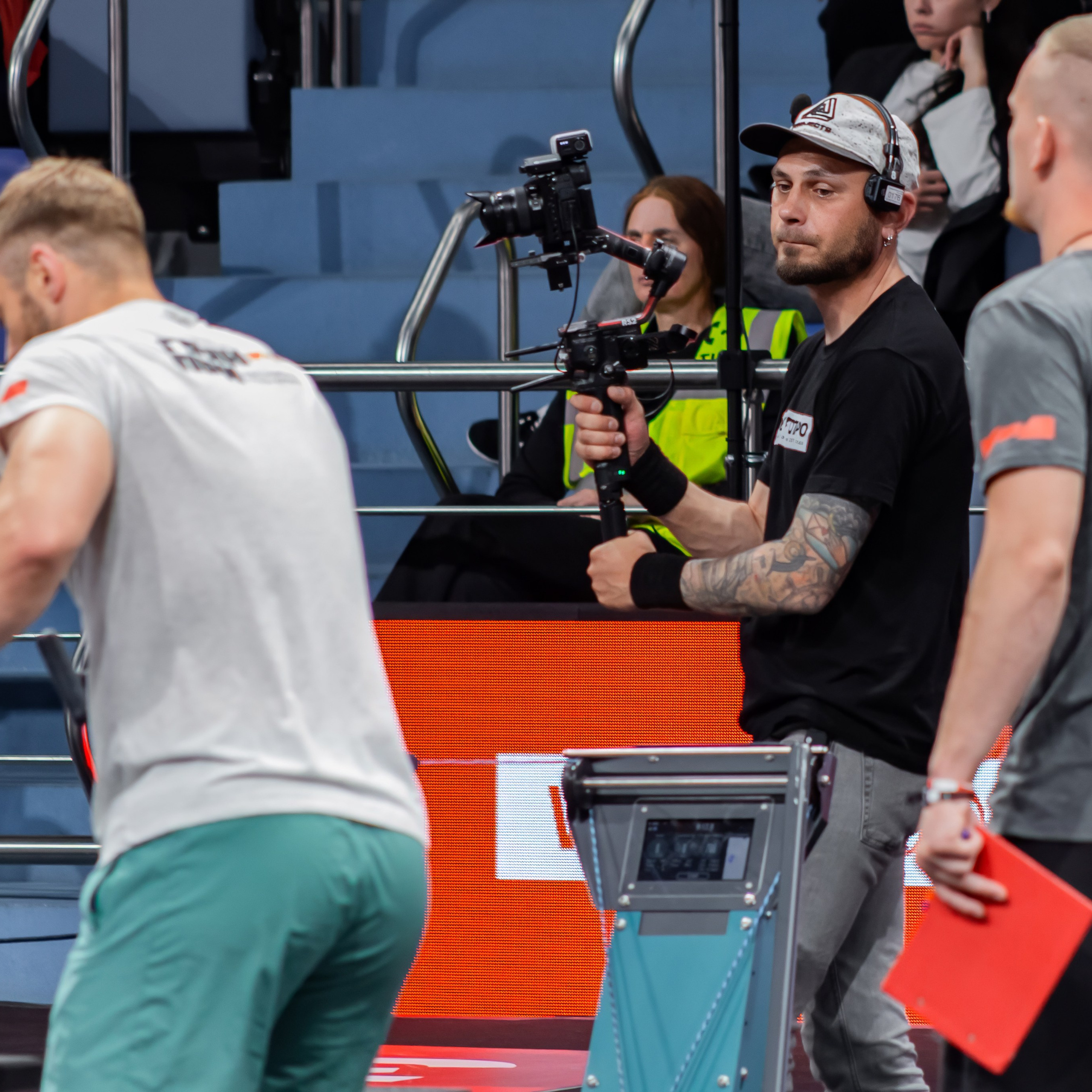 Съемочная группа OMVIDEOPRO. Фотограф в Москве Иоанн Соломон