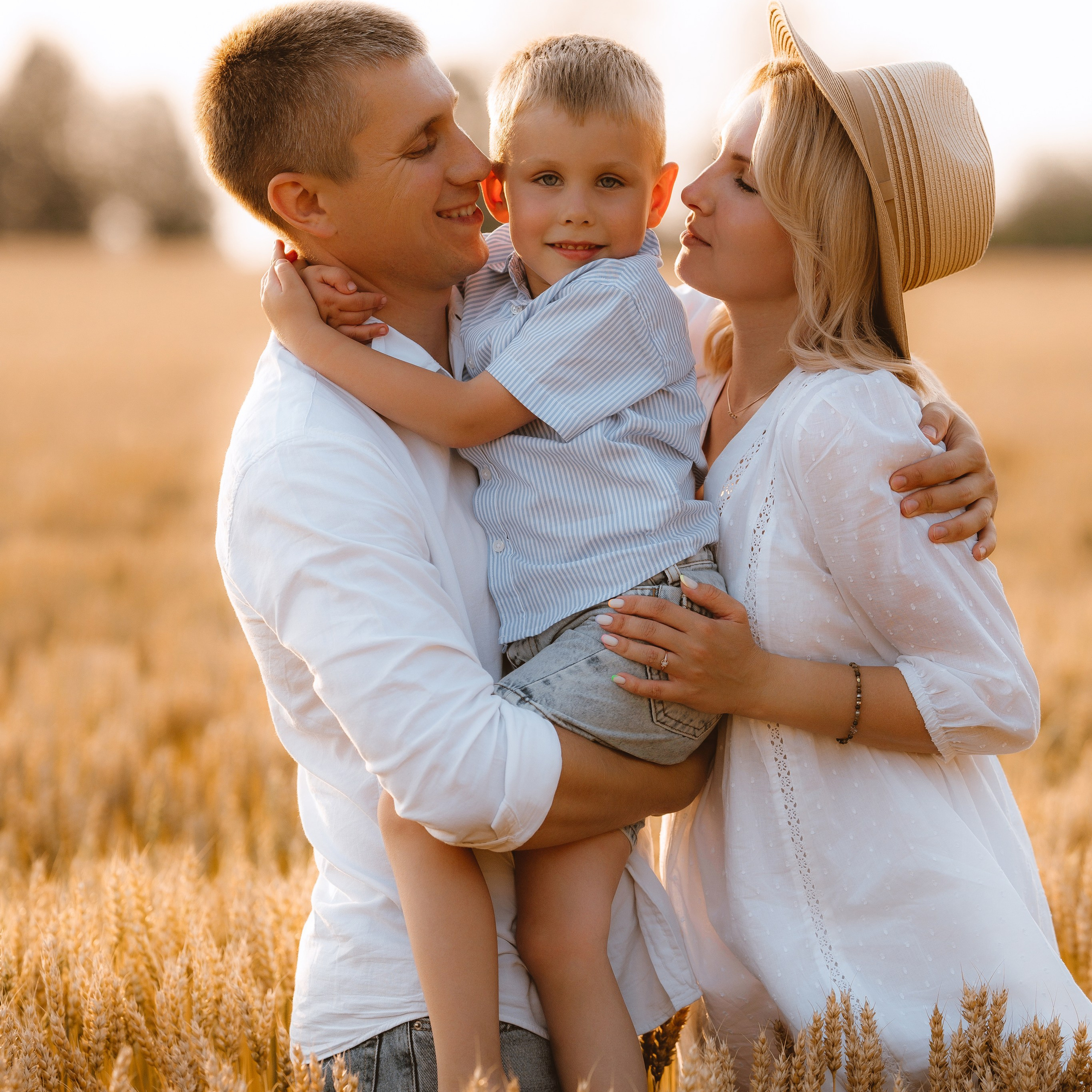 Юля с семьёй 27.07.2023