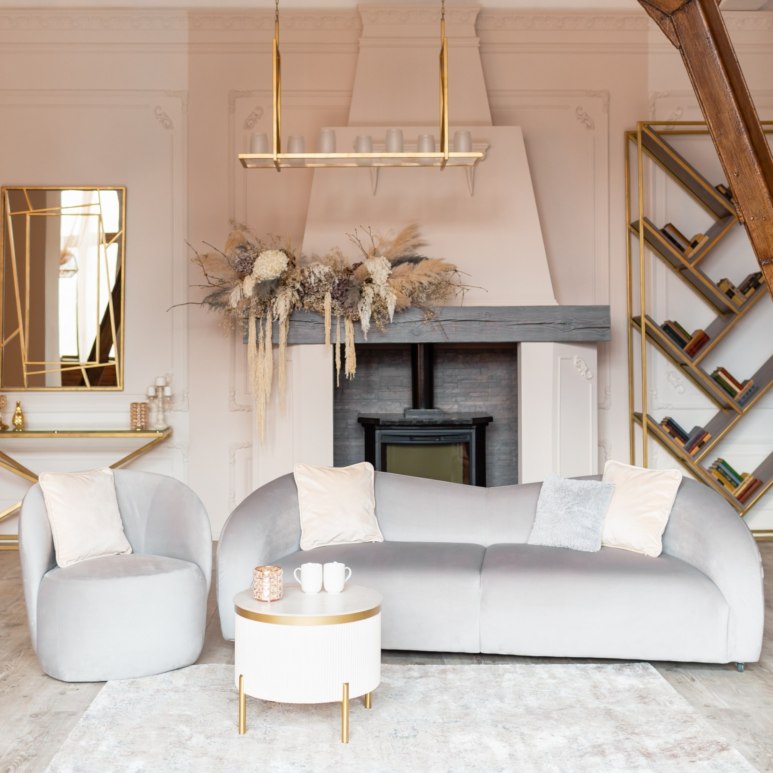 Фотостудия «ARTroom» 2 500 руб./час (ул. Багратиона 49)