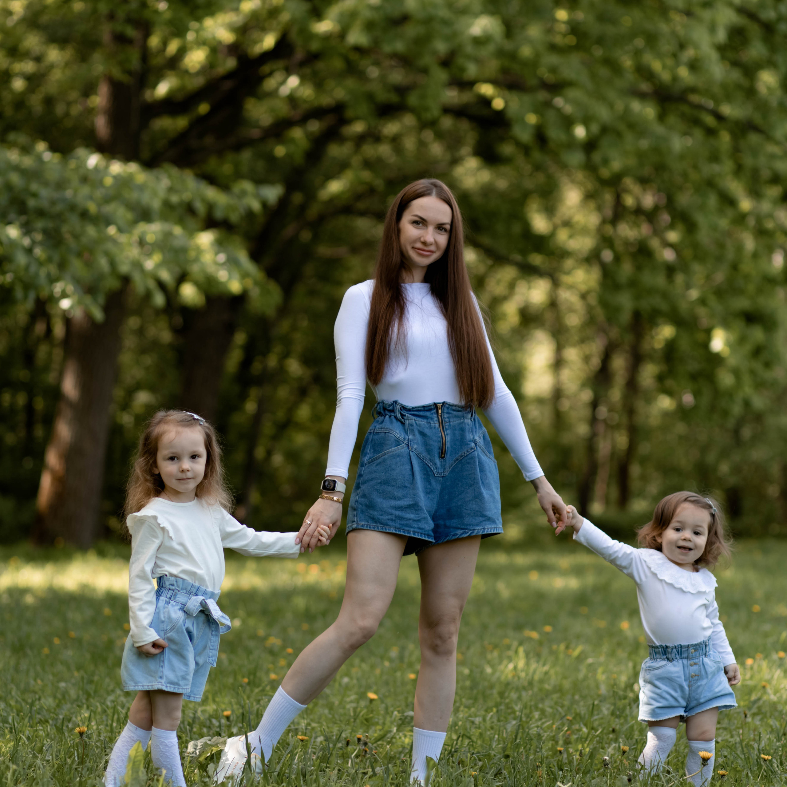 Анастасия с дочками