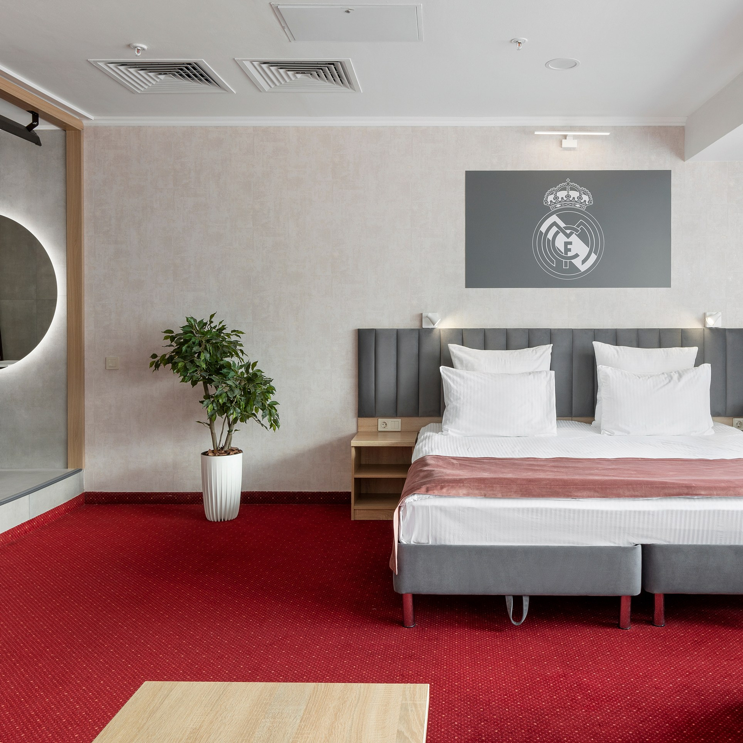 Отель «People»