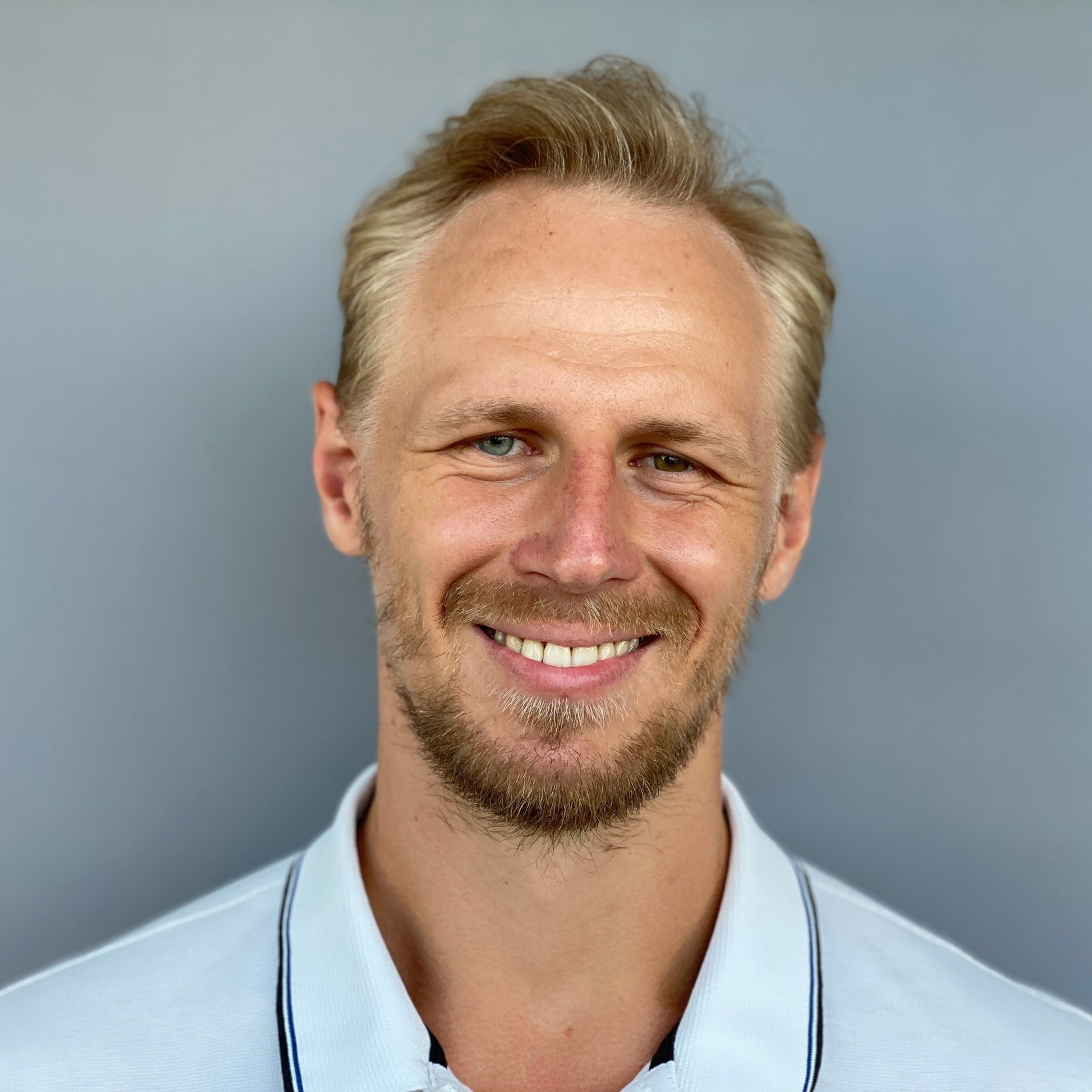 Михаил, 186 рост, 50-52