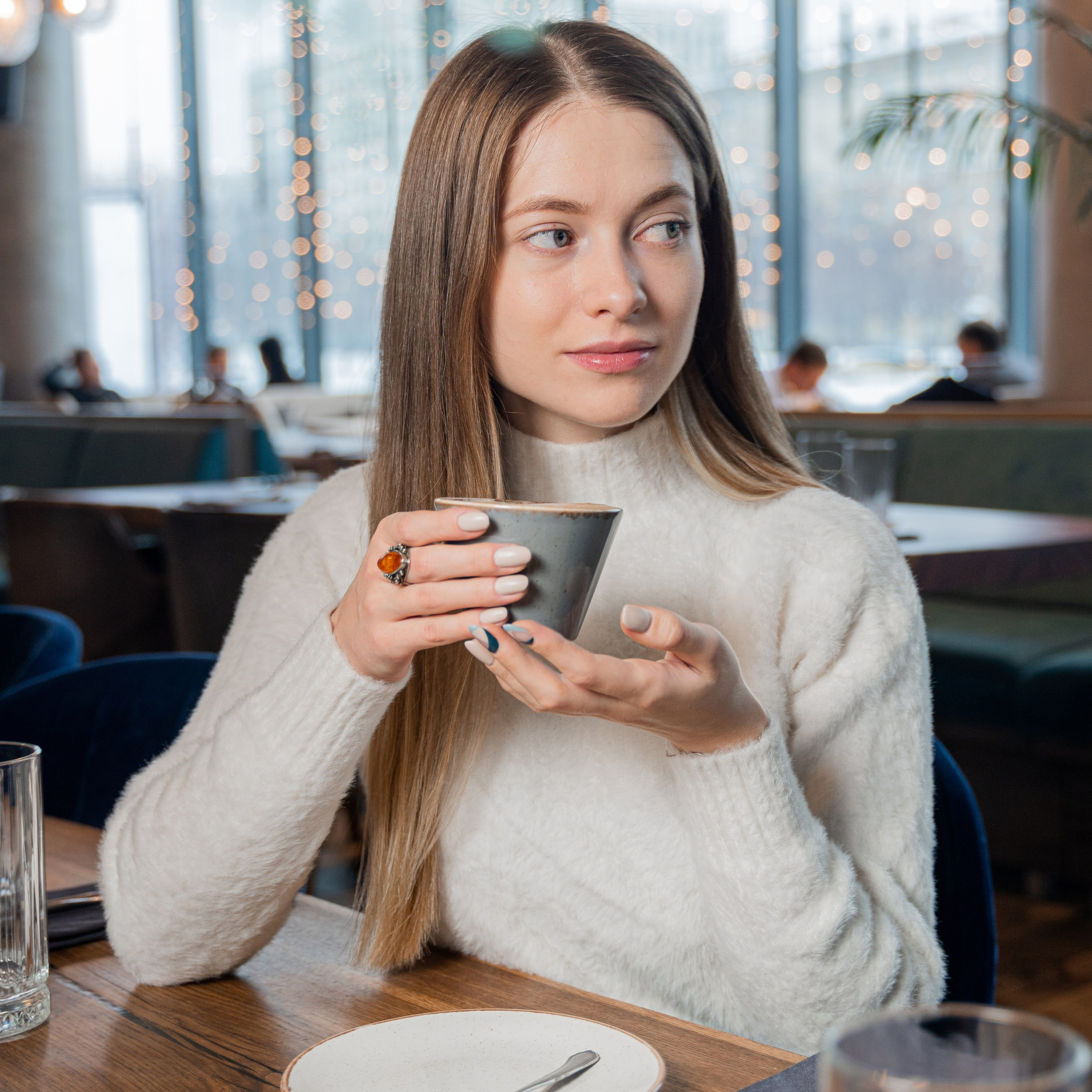 Елизавета, 40-42, рост 168