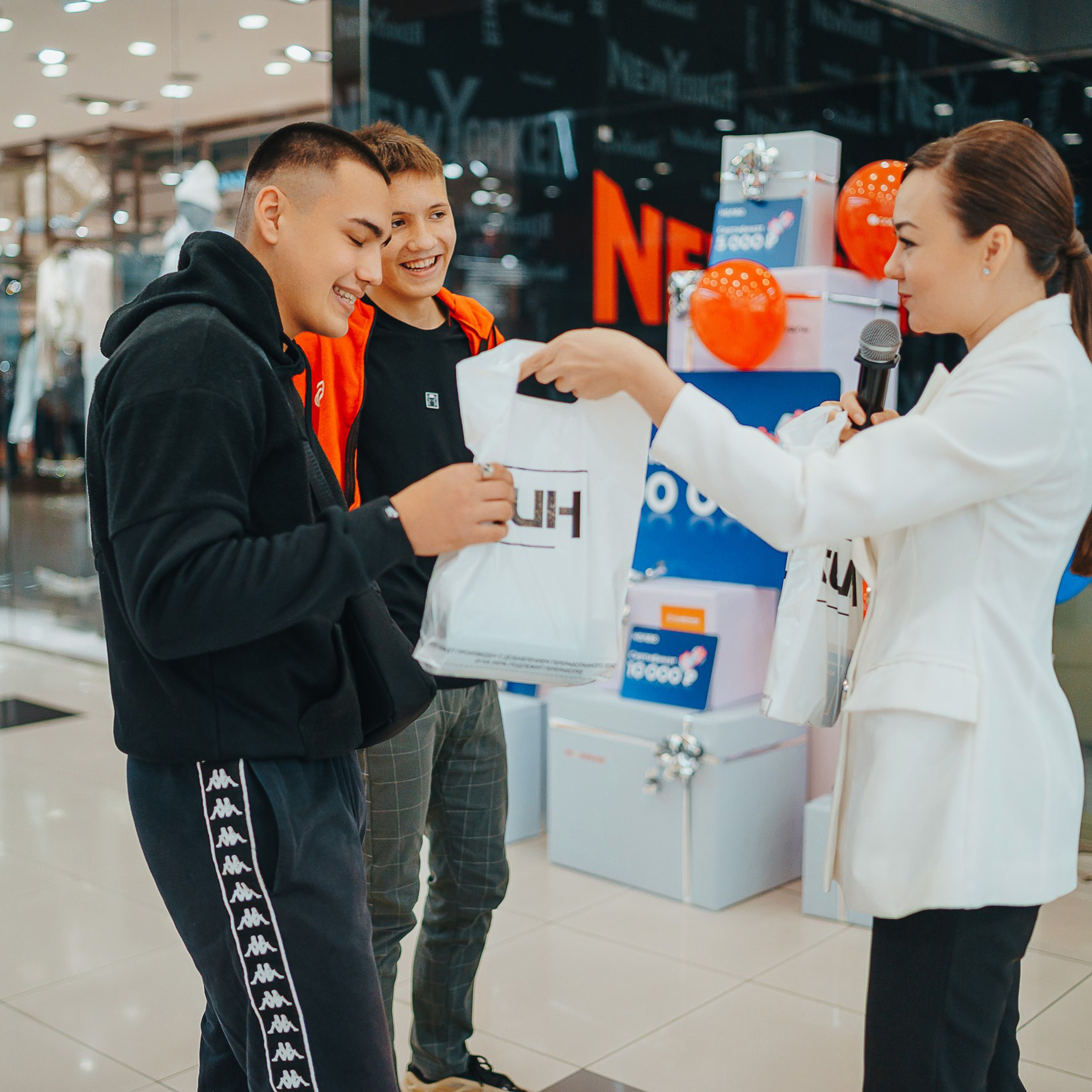 Совкомбанк Халва промо. Репортажный (Event) фотограф в Барнауле | Даниил Маркин | Качество и вайб