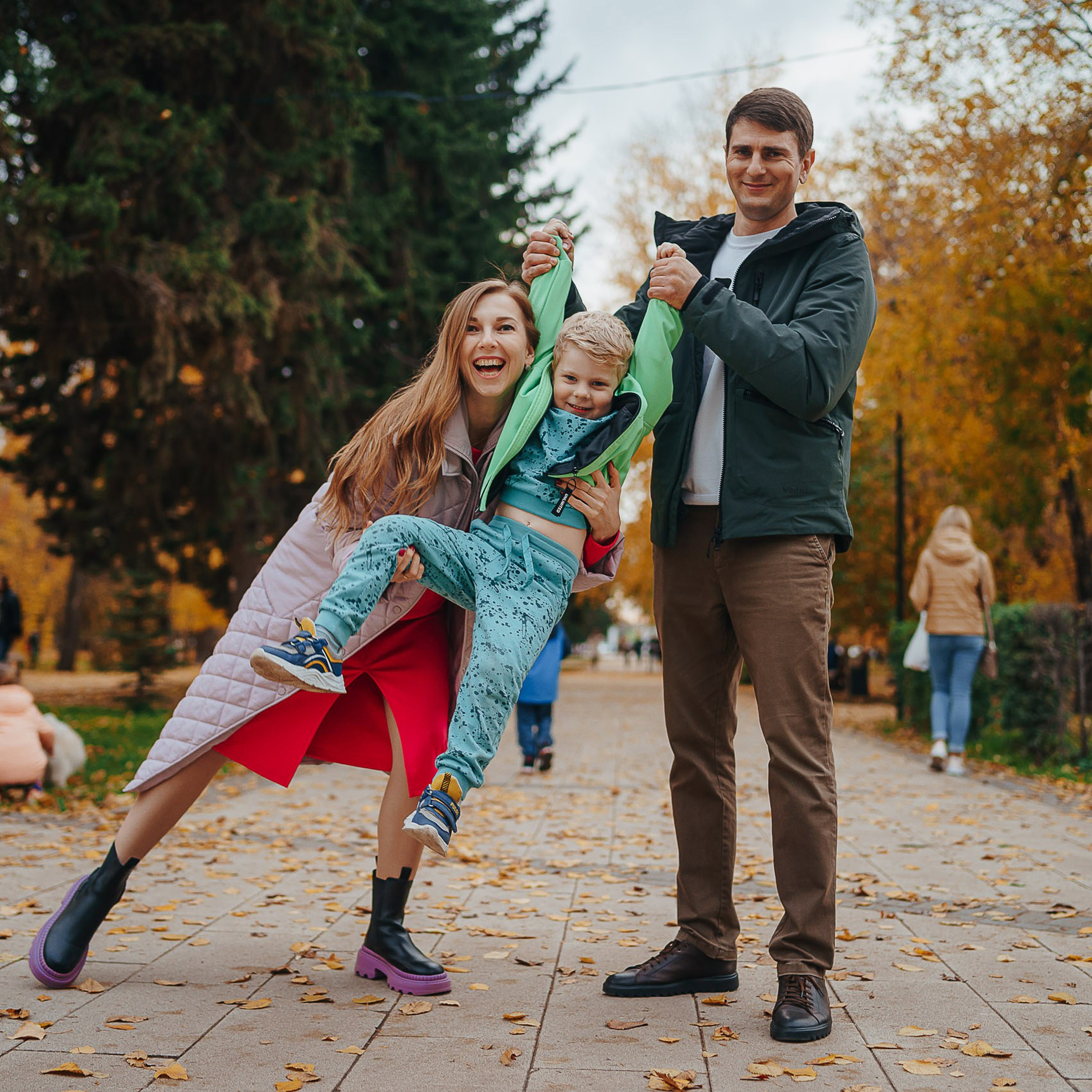 Семейный фотограф в Барнауле | Семейные фотосессии. Репортажный (Event) фотограф в Барнауле | Даниил Маркин | Качество и вайб