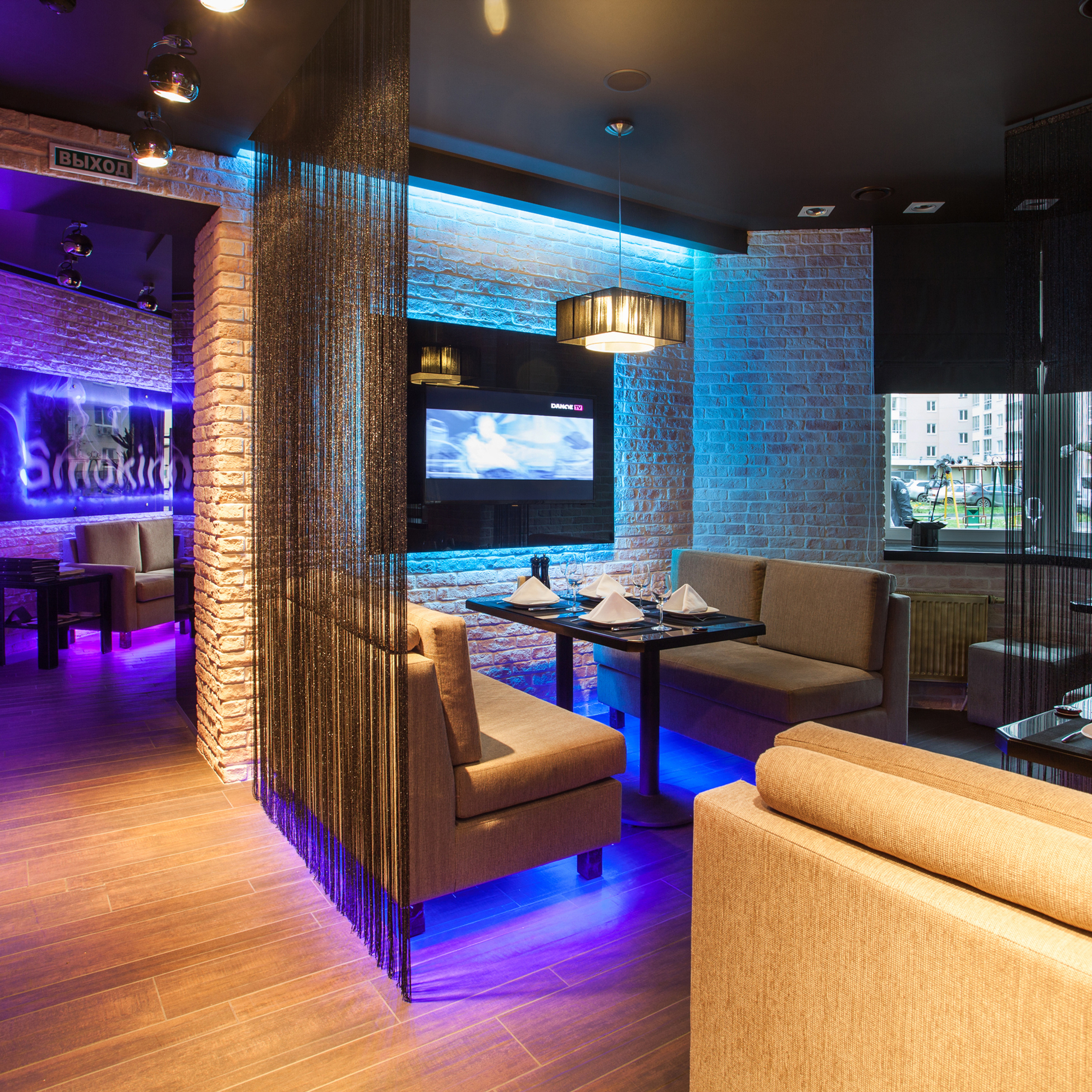 Интерьеры и архитектура