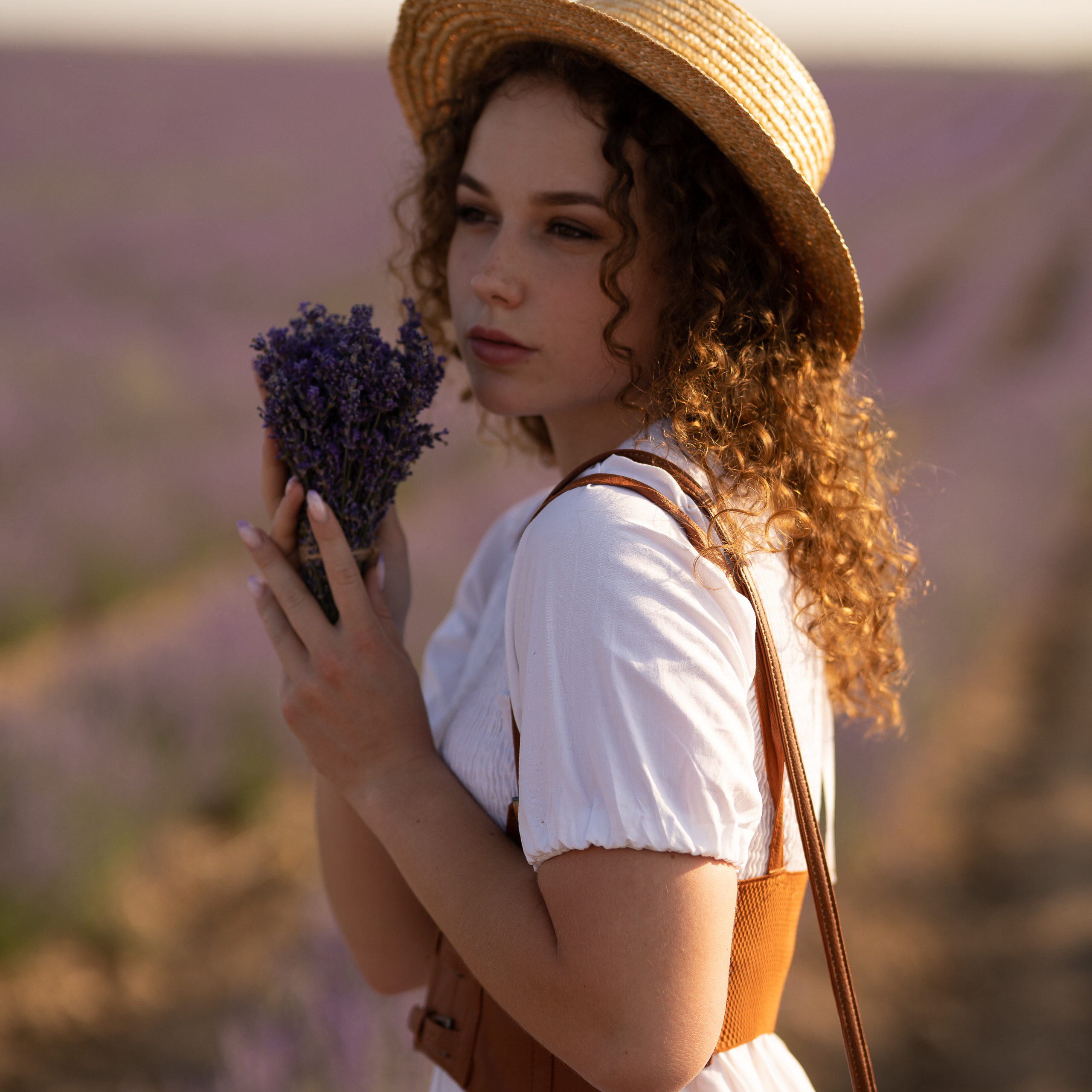Девушка в лаванде пос. Тургеневка Крым (модель Ксения Лен)