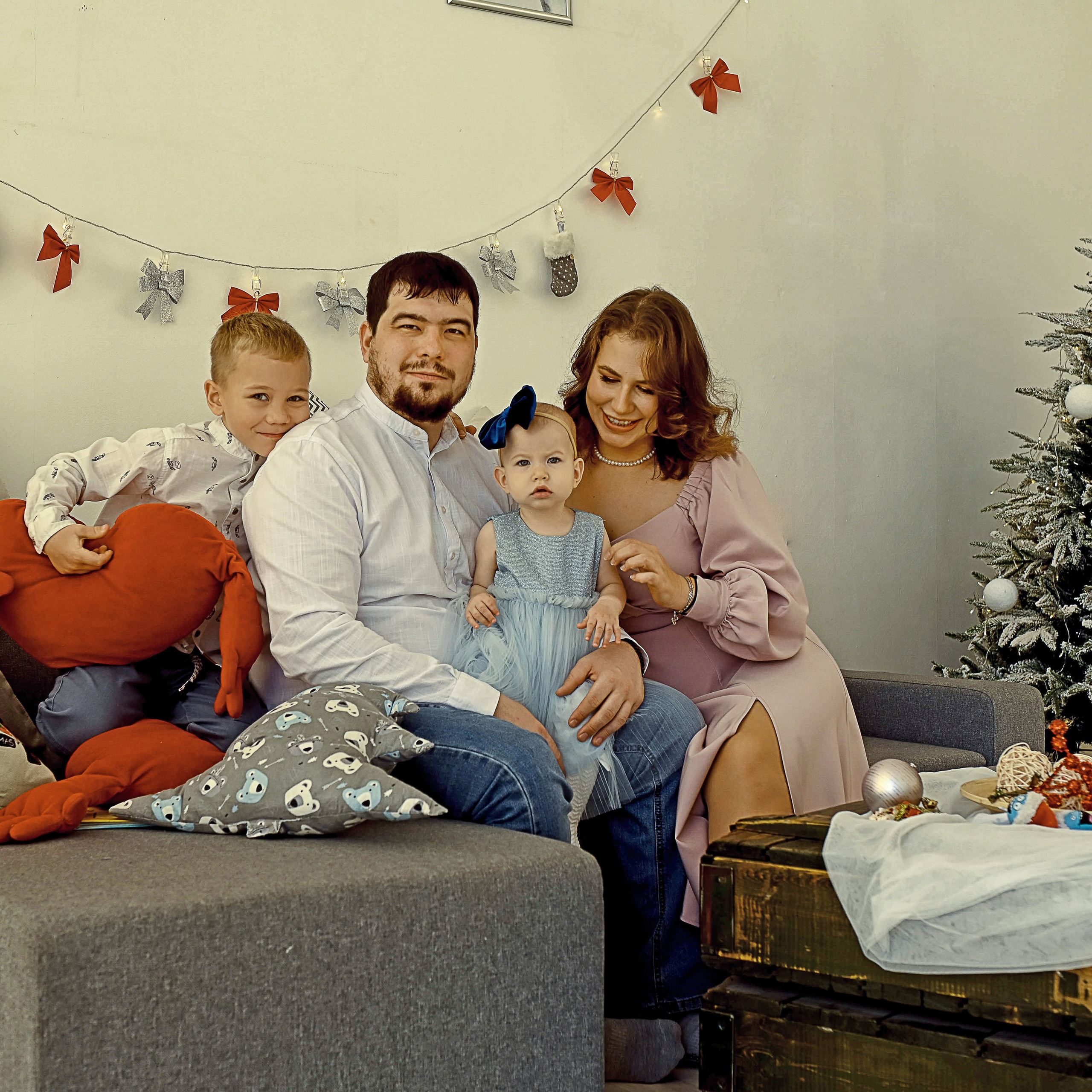 Екатерина, Алексей, Мишаня и Юлечка