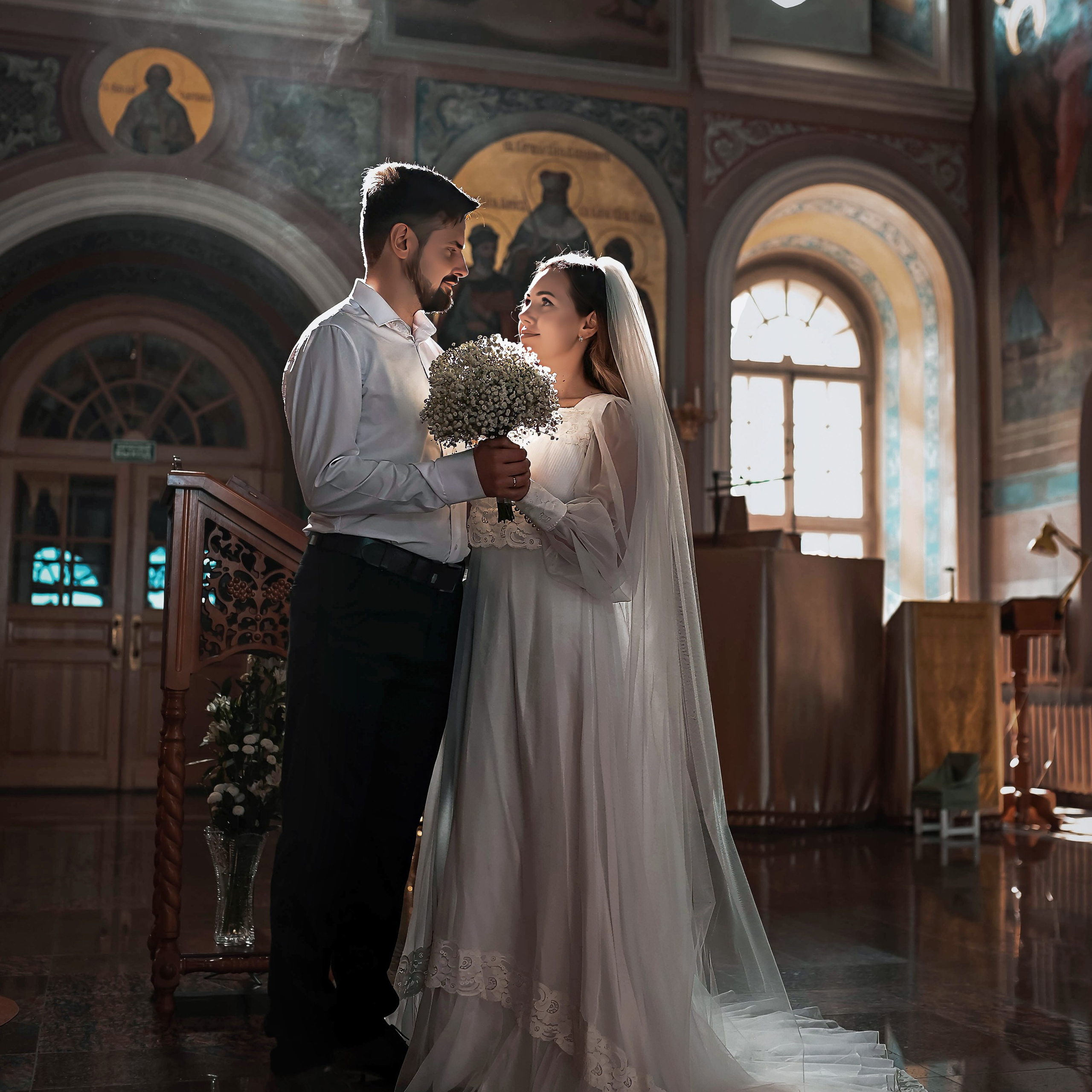 Ирина и Алексей в храме Святителя Николая в Заяицком