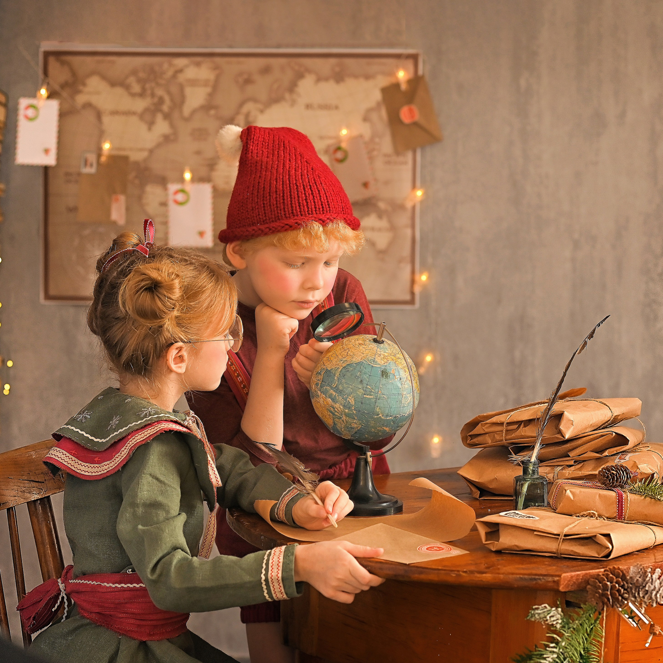 Добрые волшебники готовят новогодние подарки