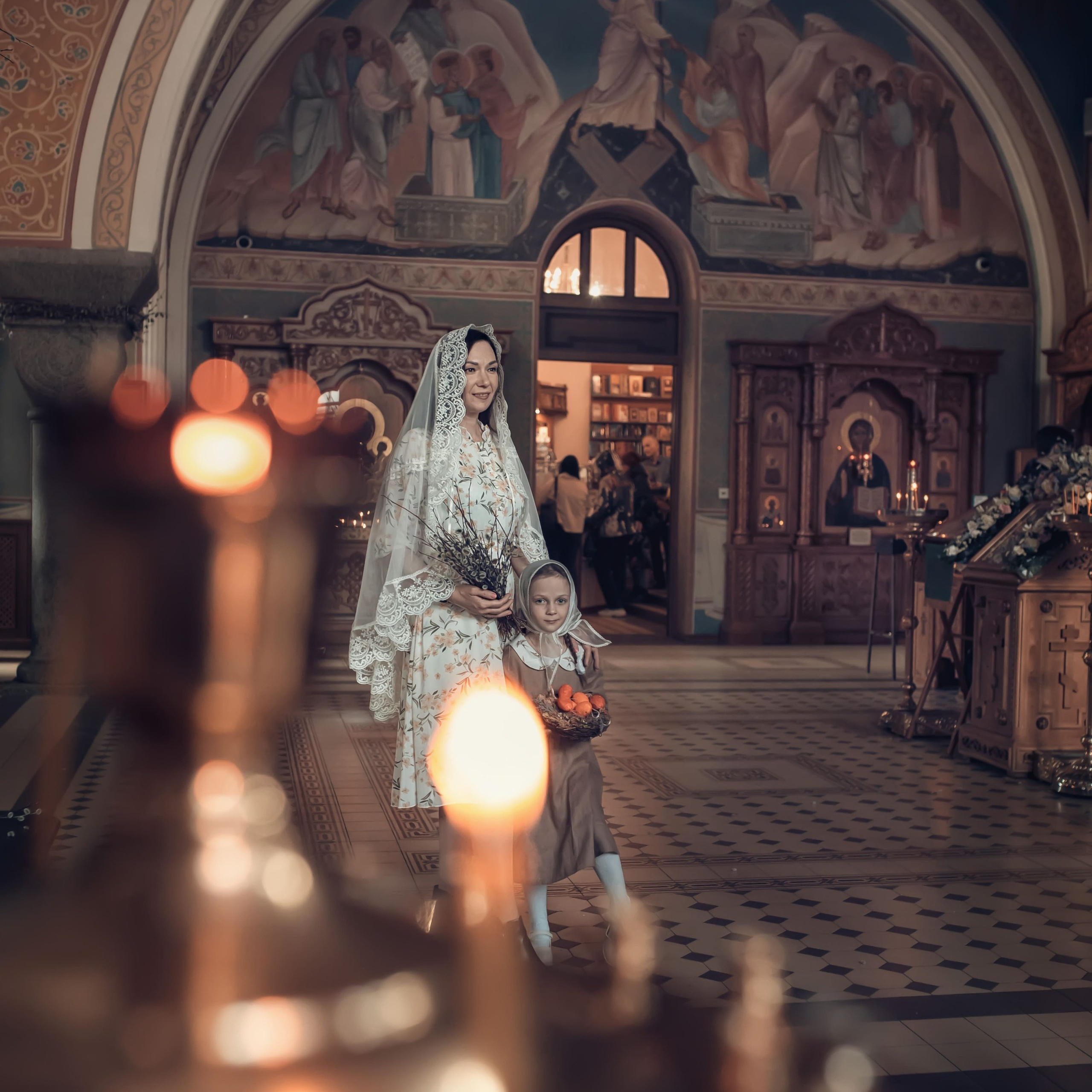 Ниночка с мамой Еленой в вербное воскресенье