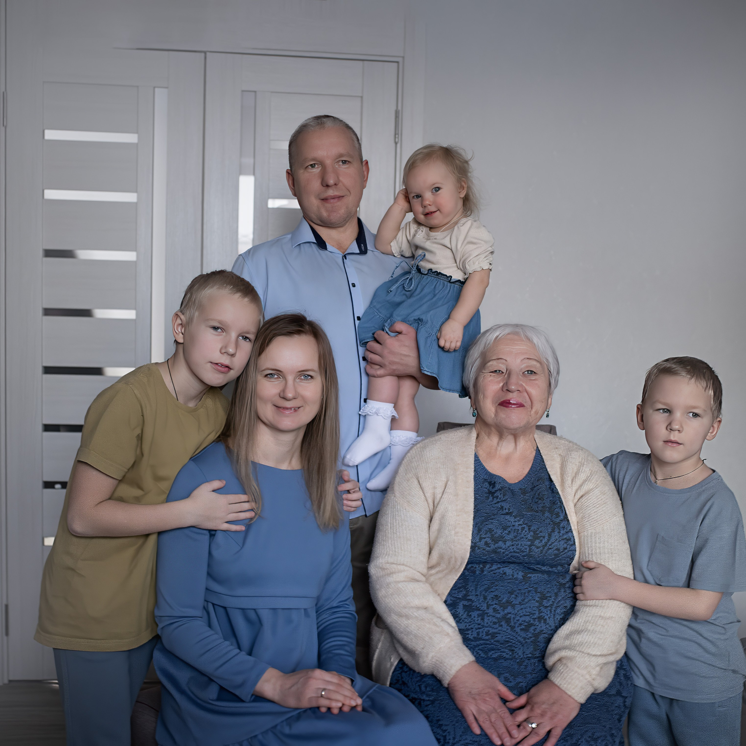 Семья Ляминых дома