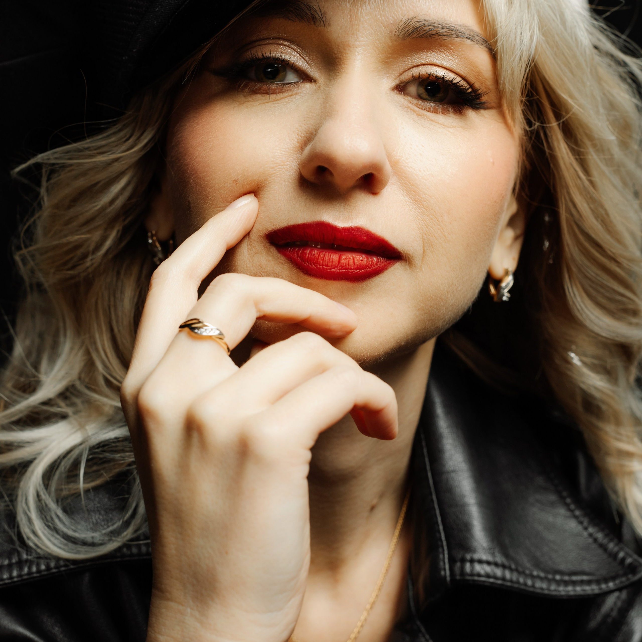 Фотосессия с легким будуаром в студии