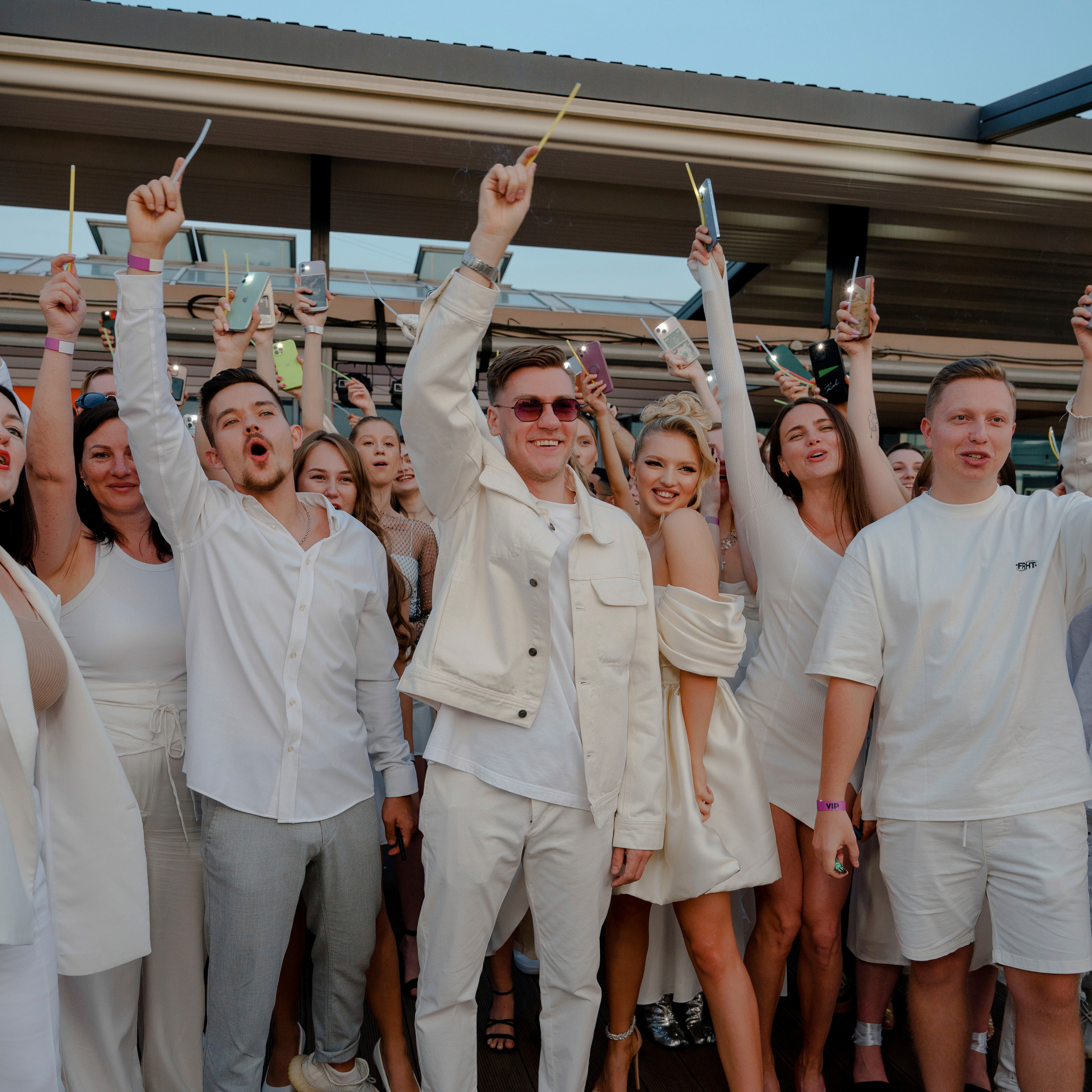 Дорогой репортажный фотограф на день рождения Алексея Лисицына