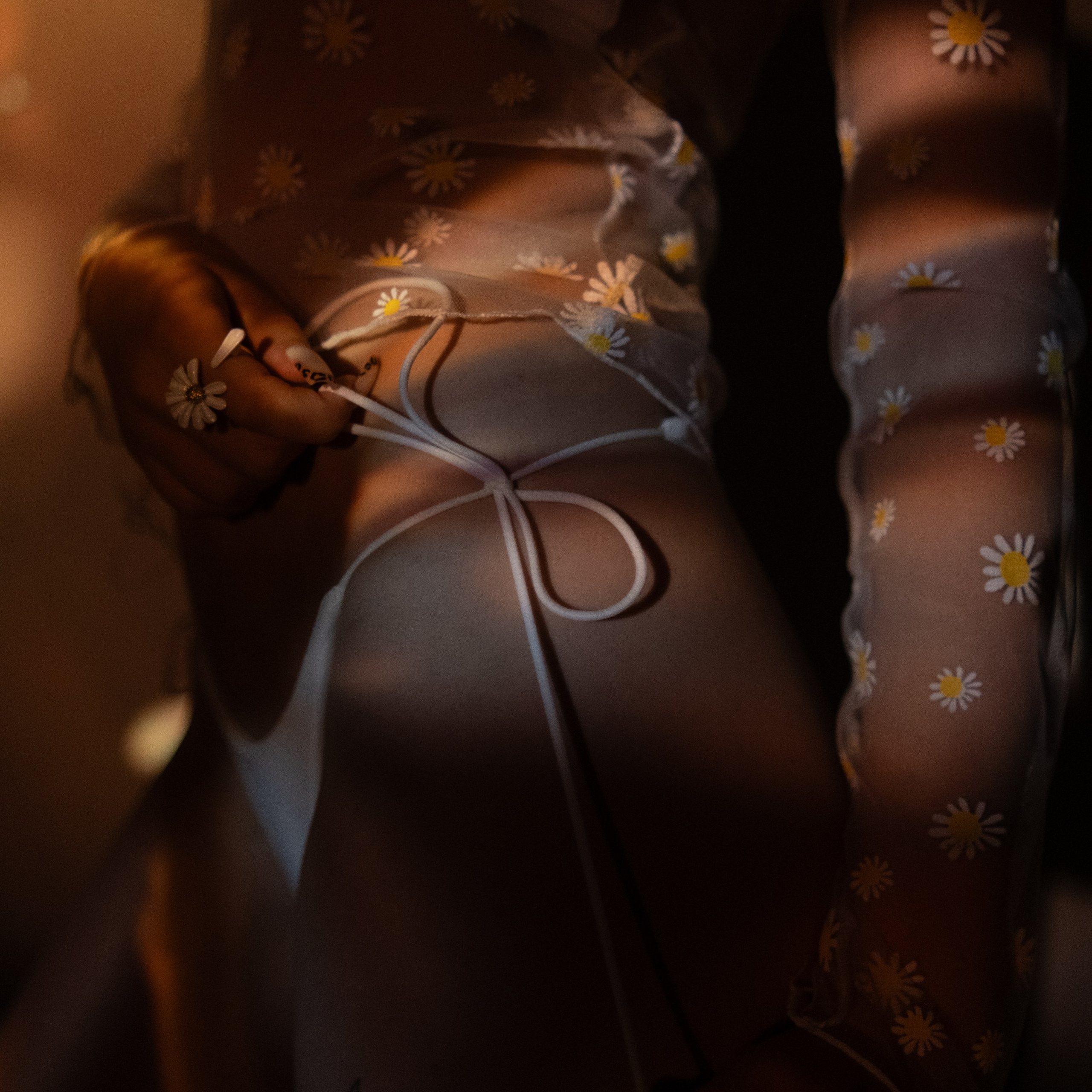 Настя и ромашки