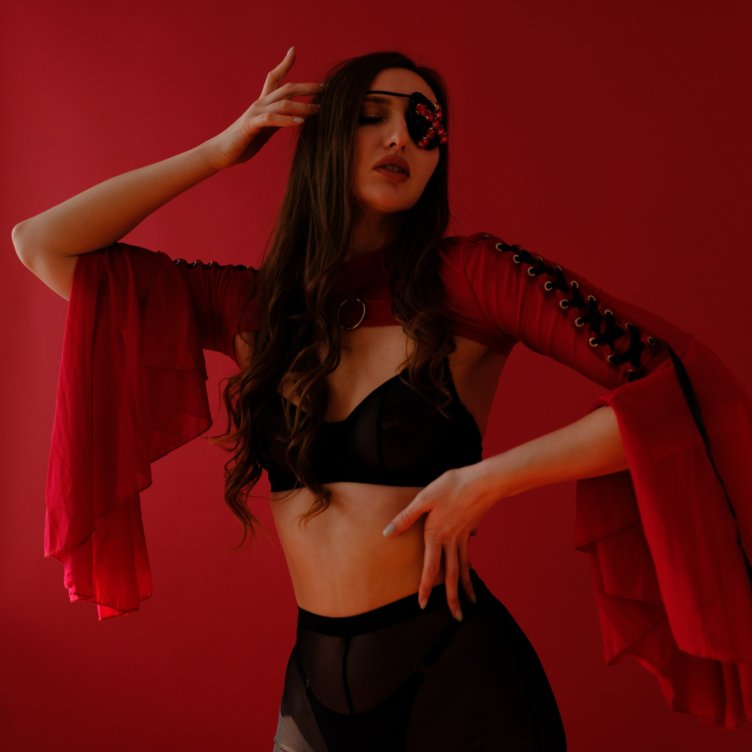 Ксения в красном